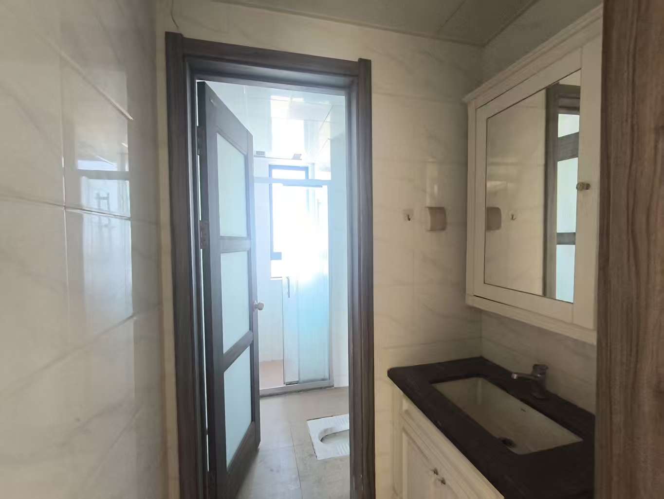 碧桂园 3室2厅2卫 2200.0元/月 碧桂园 3室2厅2卫 2200.0元/月室内图