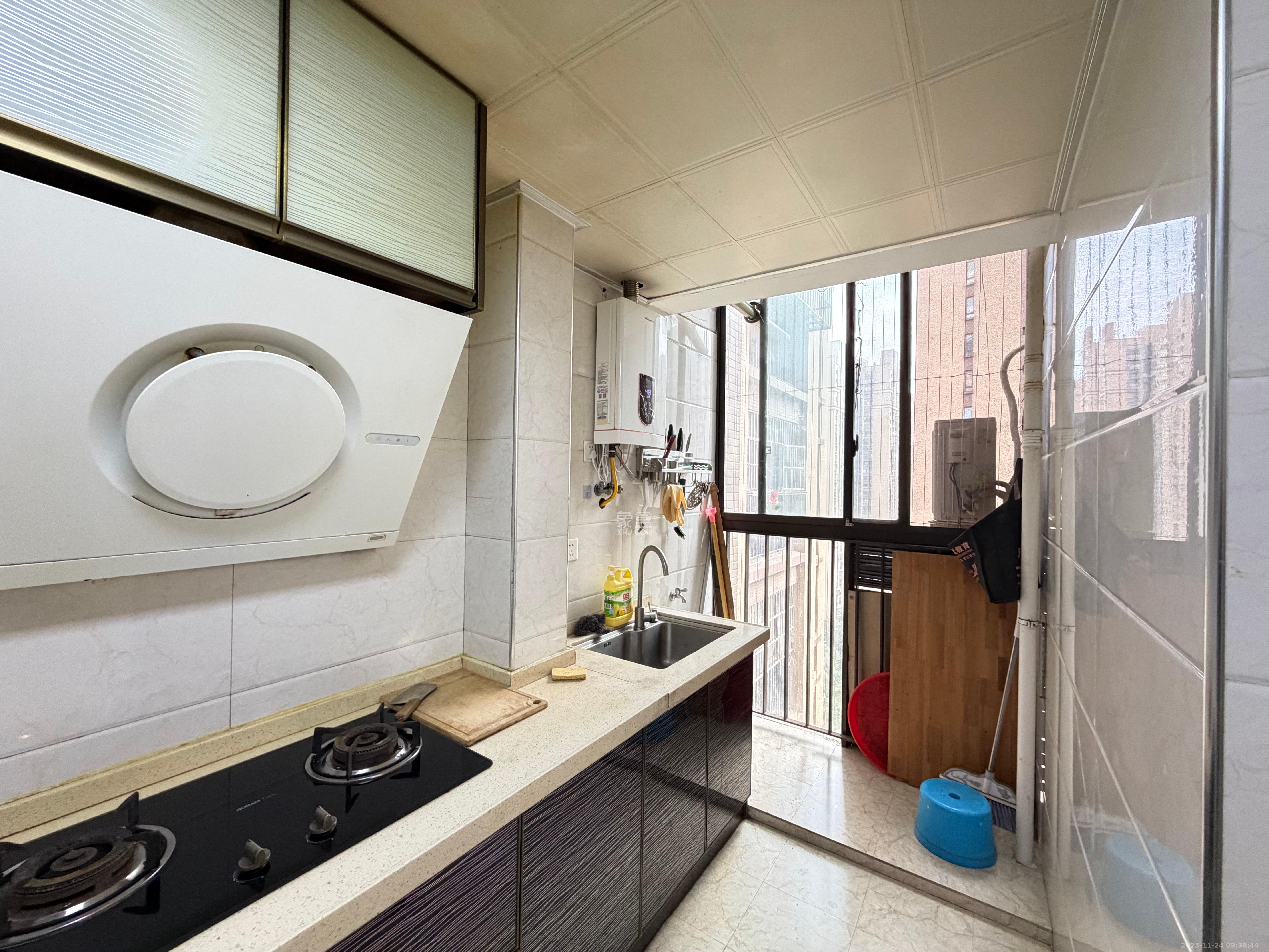 华润凤凰城三期  2室1厅1卫    2000.0元/月室内图