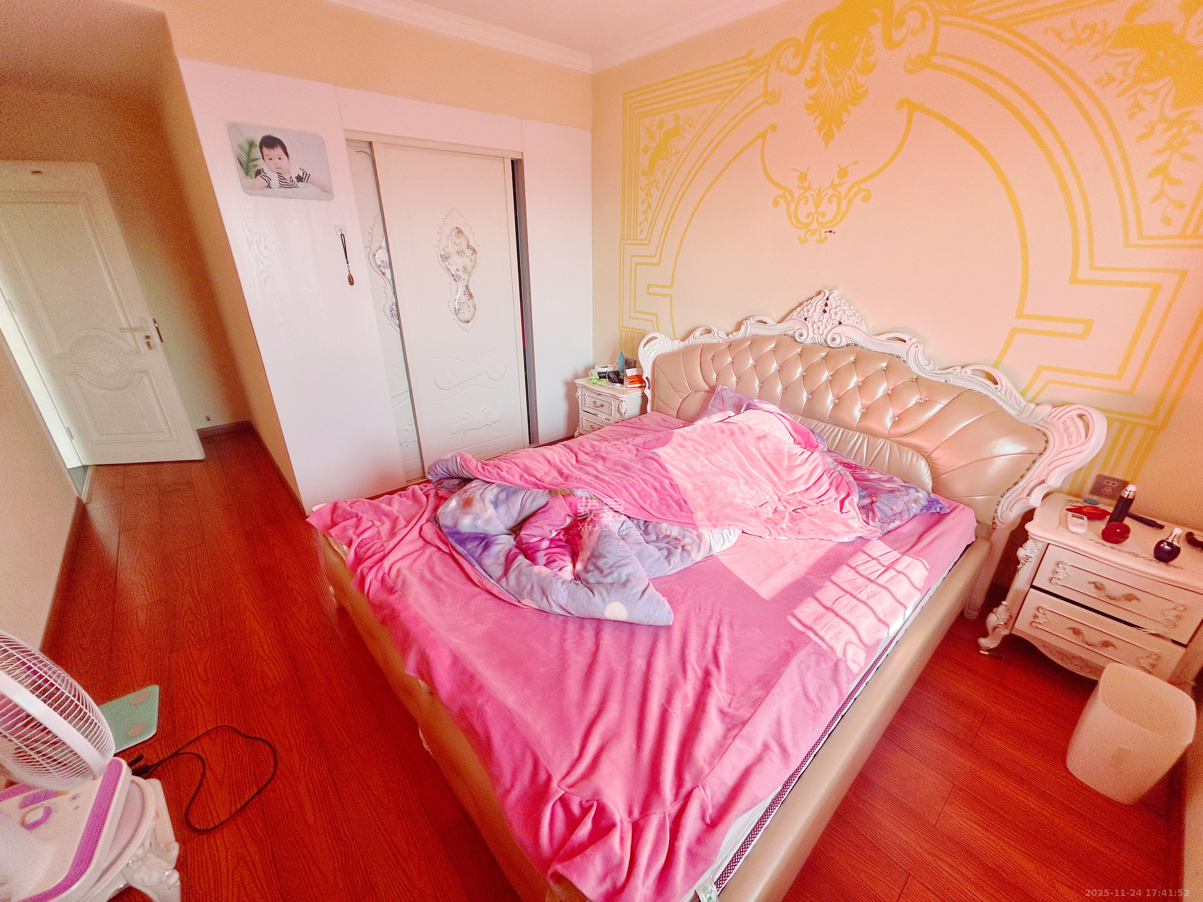 兴旺双铁城  3室2厅2卫    3100.0元/月室内图