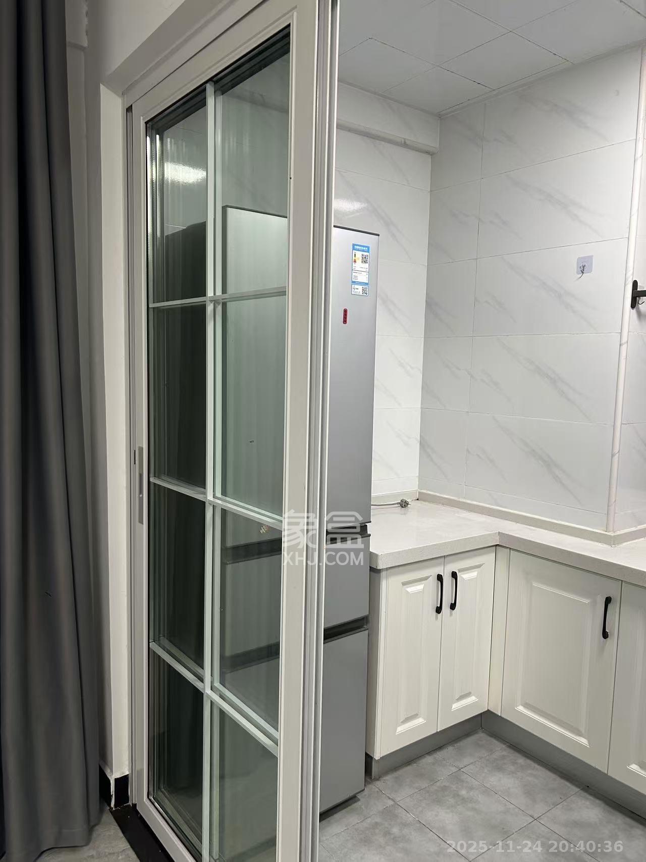 东怡外国(南湖一号) 1室1厅1卫 3500.0元/月 东怡外国(南湖一号) 1室1厅1卫 3500.0元/月室内图