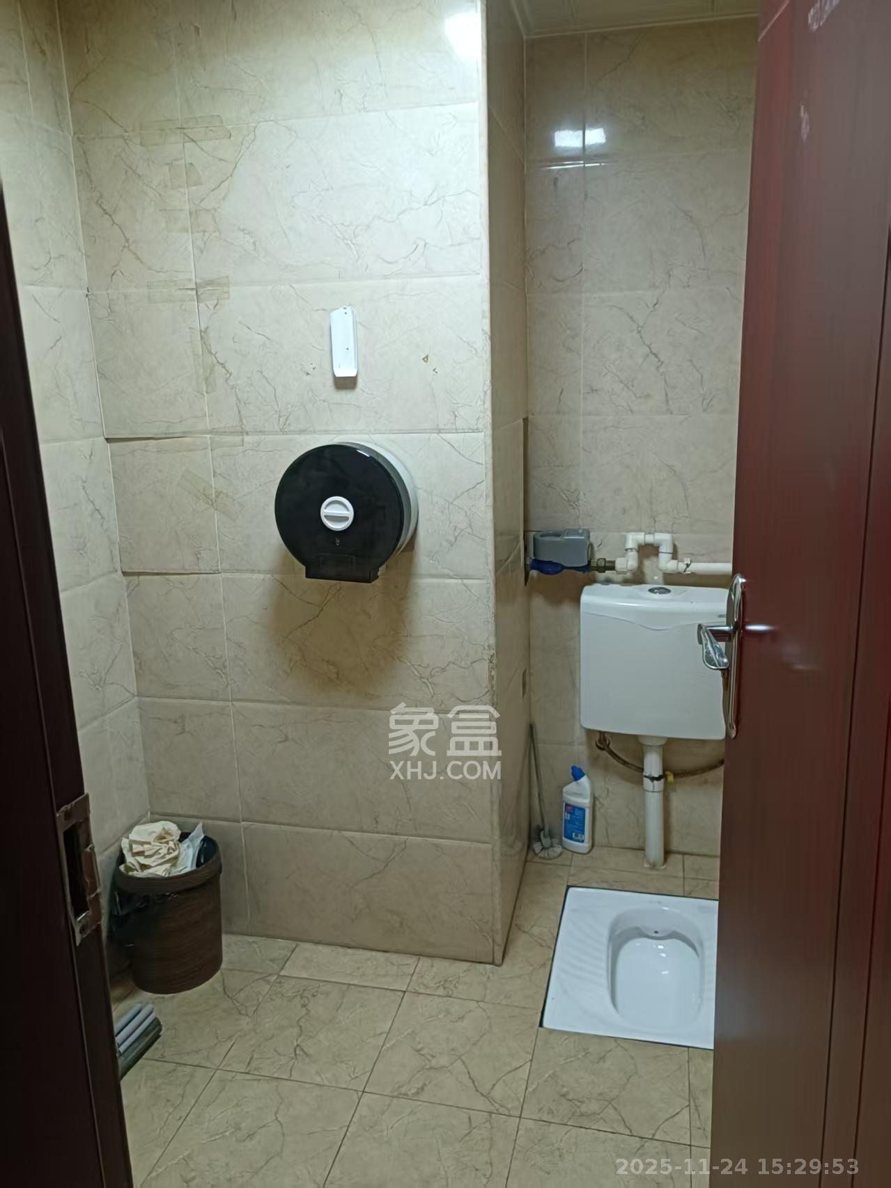 兴威名座  1室1厅1卫    3000.0元/月室内图