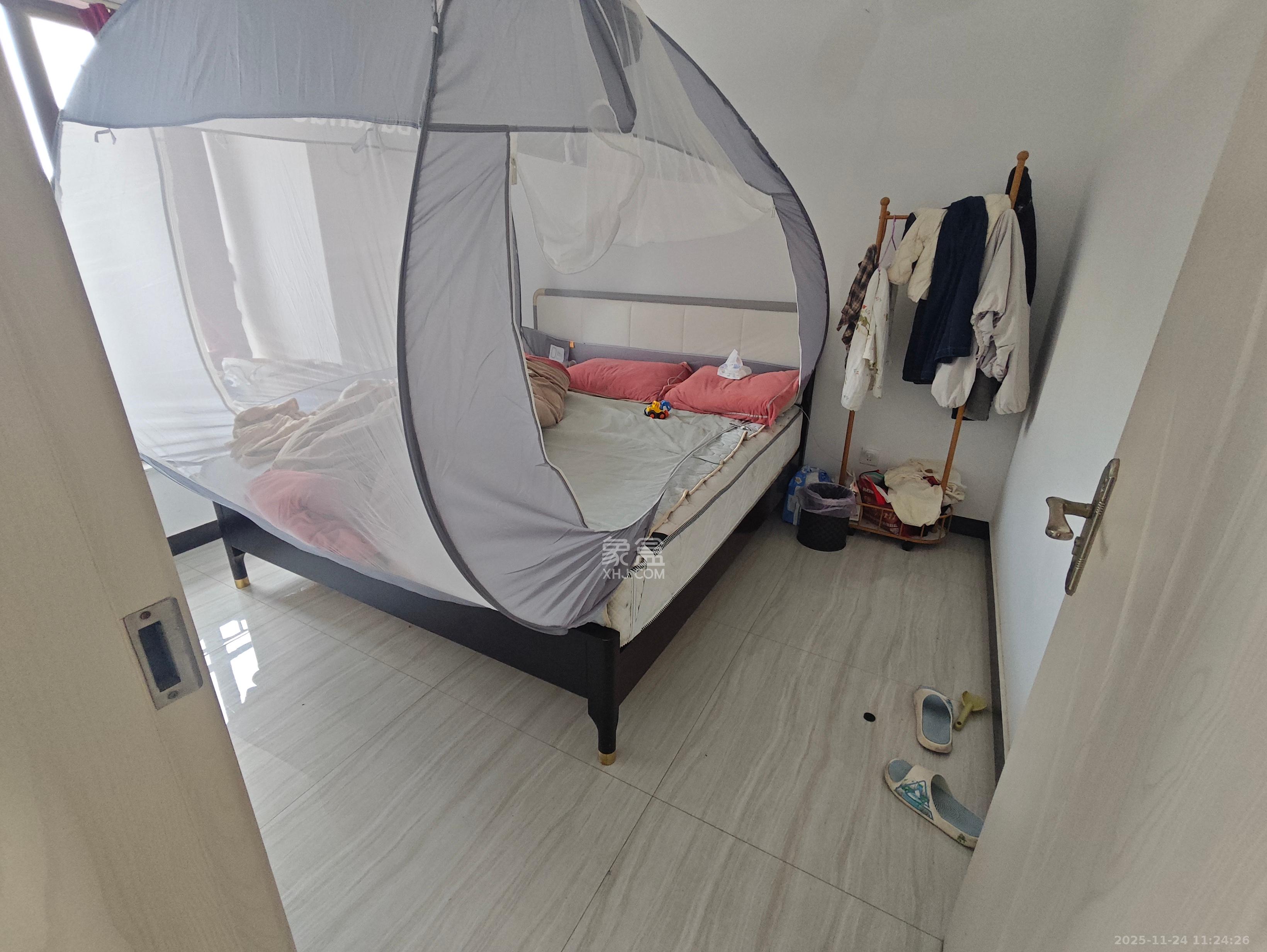 通用时代国际社区  1室2厅2卫    2500.0元/月室内图