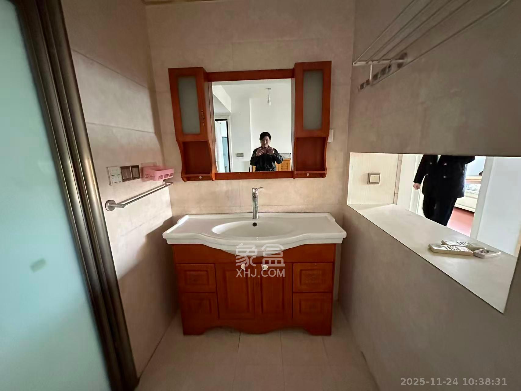 东玺门  2室2厅1卫    3200.0元/月室内图