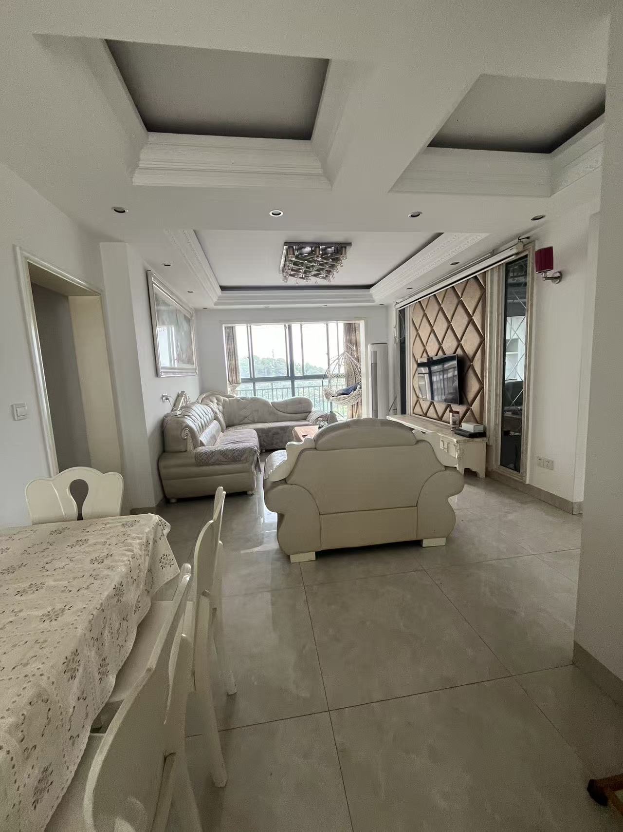 梓山湖公馆  3室2厅1卫    2000.0元/月室内图