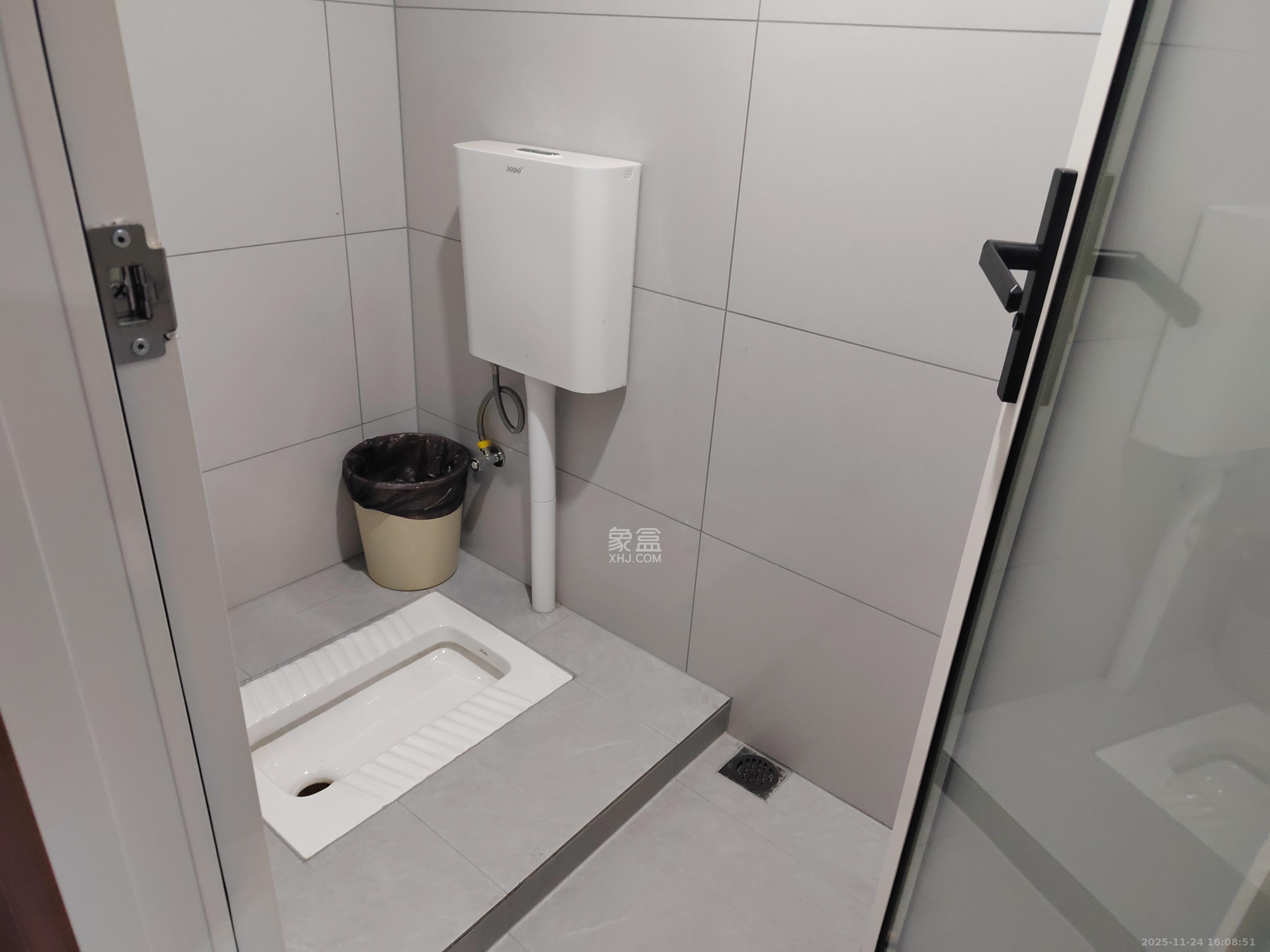 珠江花城好世界  1室1厅1卫    1800.0元/月室内图