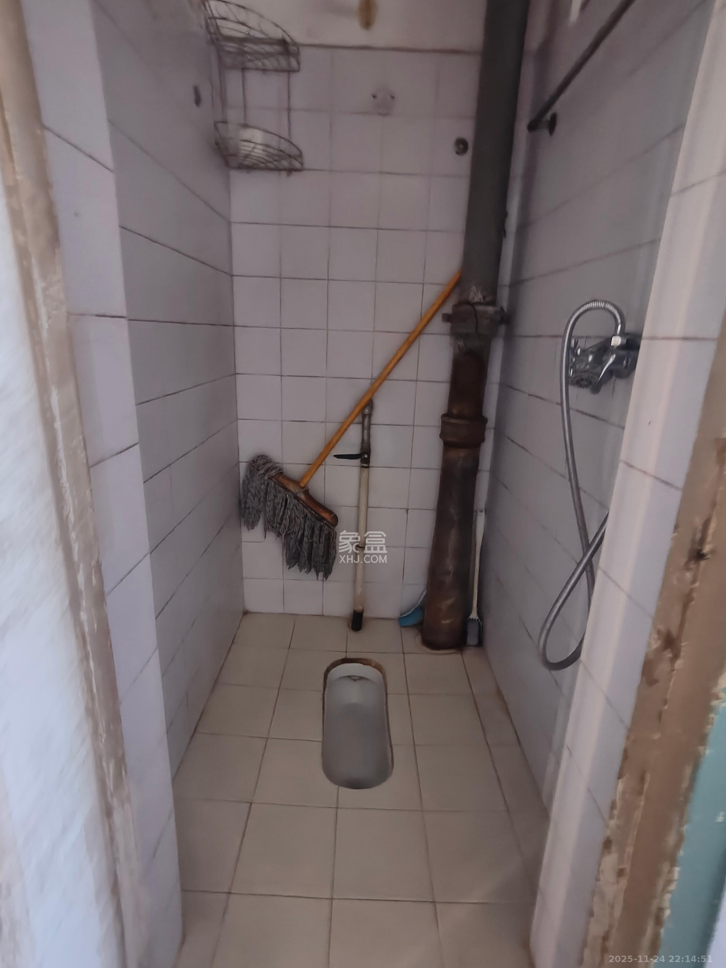 中建五局信和苑三区  1室1厅1卫    800.0元/月室内图