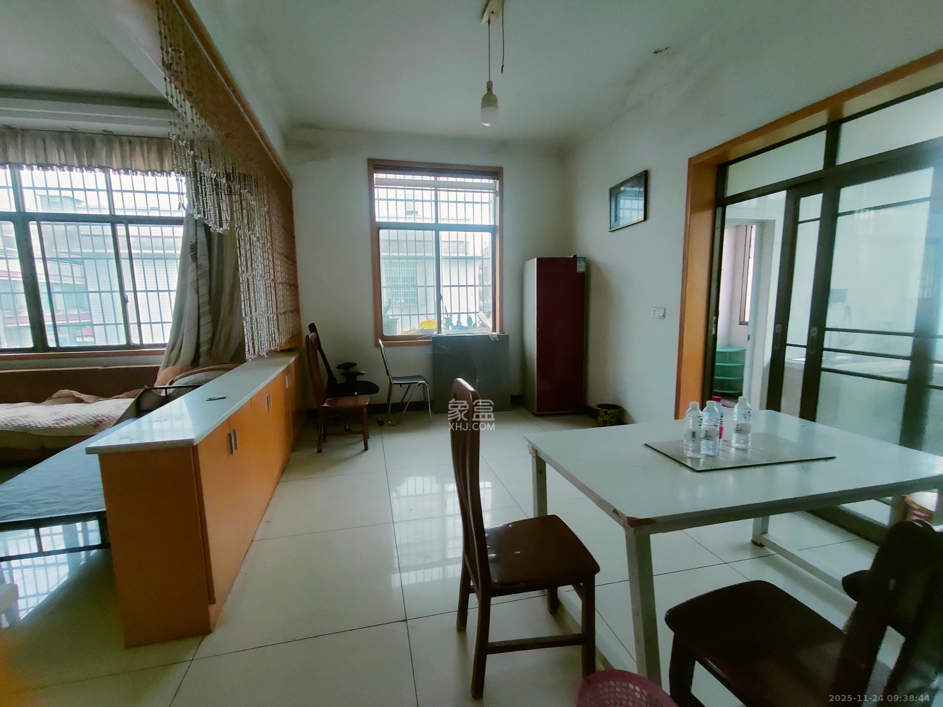 银星小区  3室2厅1卫    1300.0元/月室内图