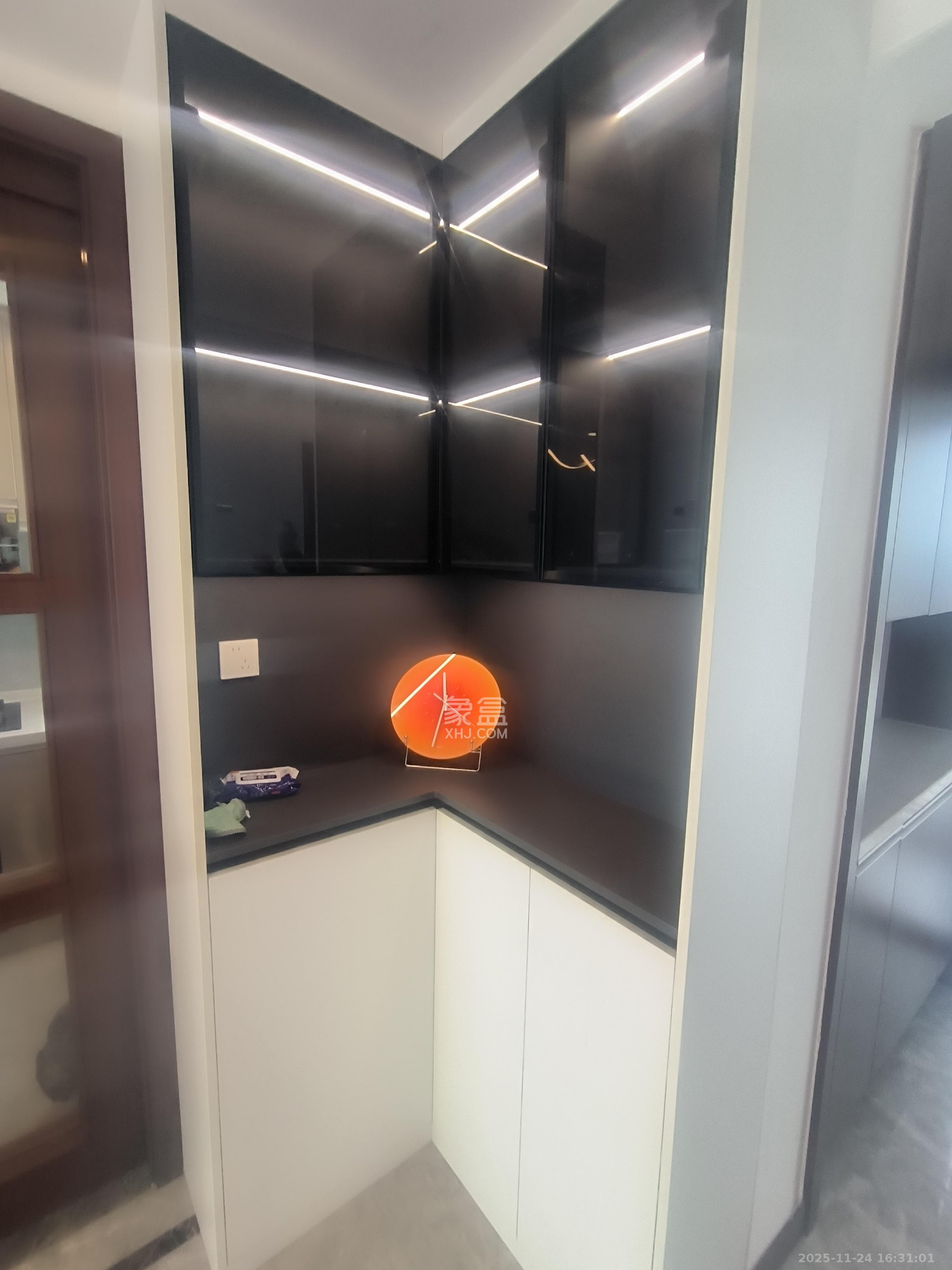 绿地长沙城际空间站（柏仕佳苑）  4室2厅2卫    3700.0元/月室内图