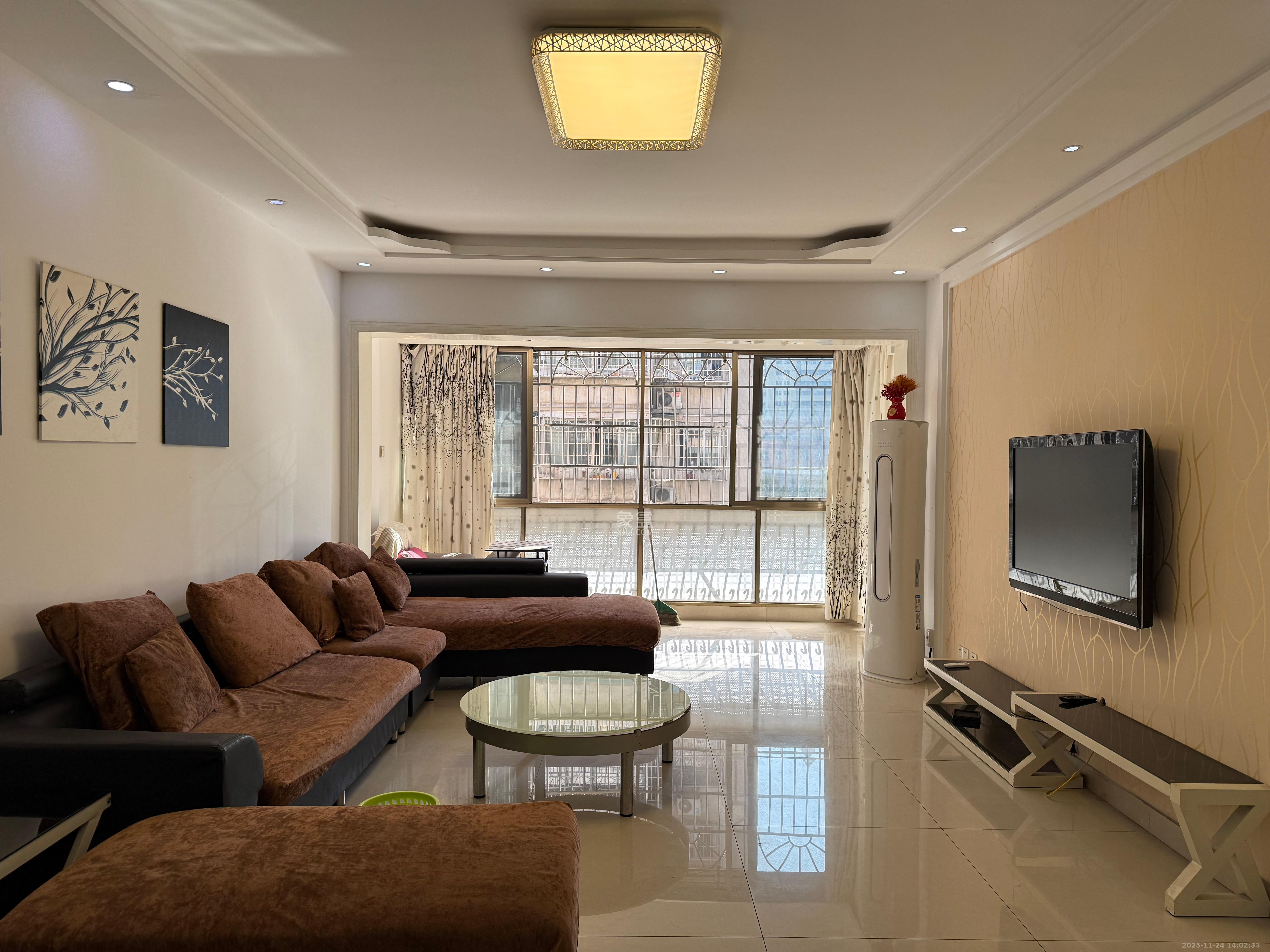 明珠苑 3室2厅2卫 2600.0元/月 明珠苑 3室2厅2卫 2600.0元/月室内图