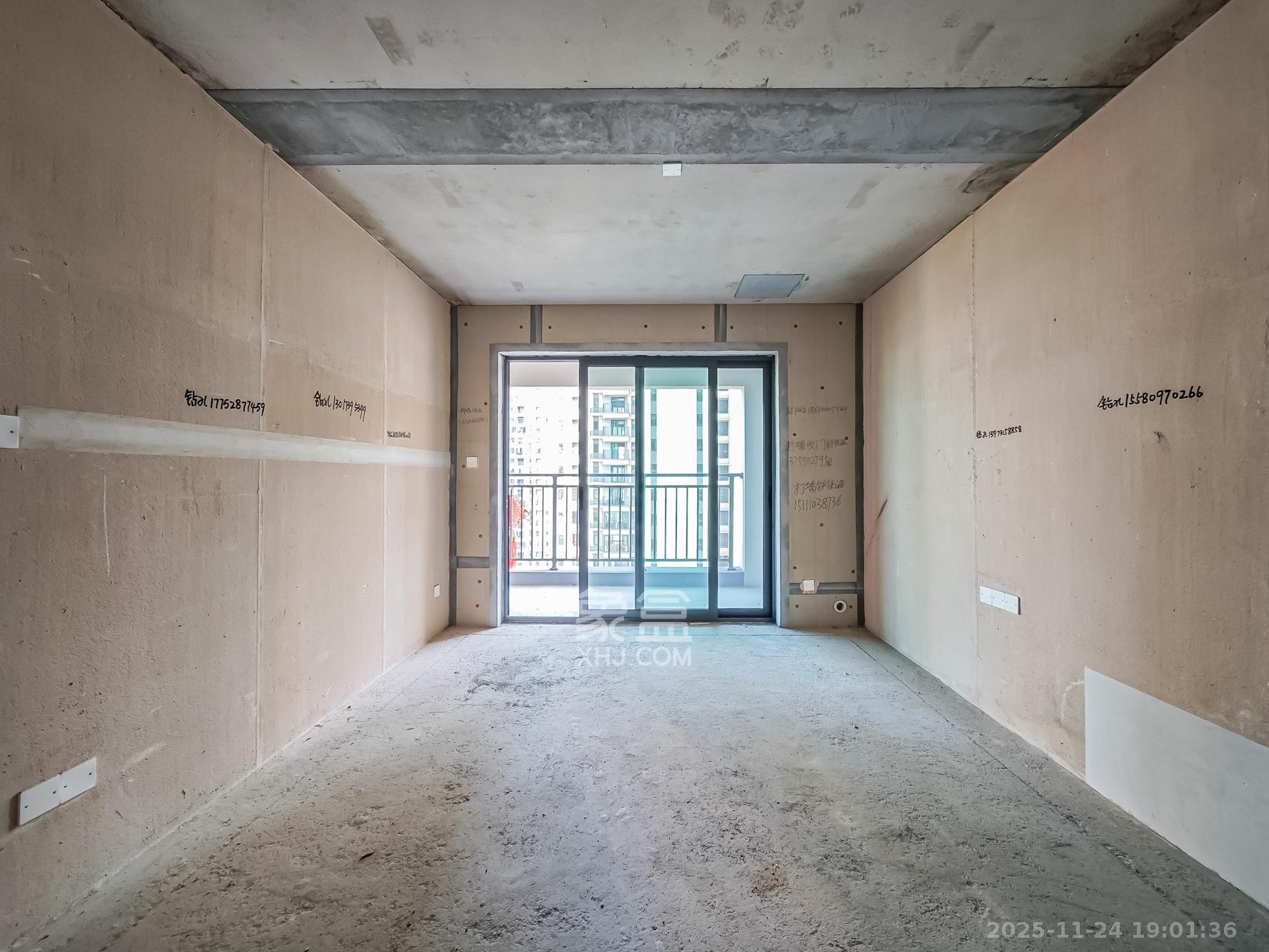 长沙北中心保利时代G区  3室2厅2卫    95.0万