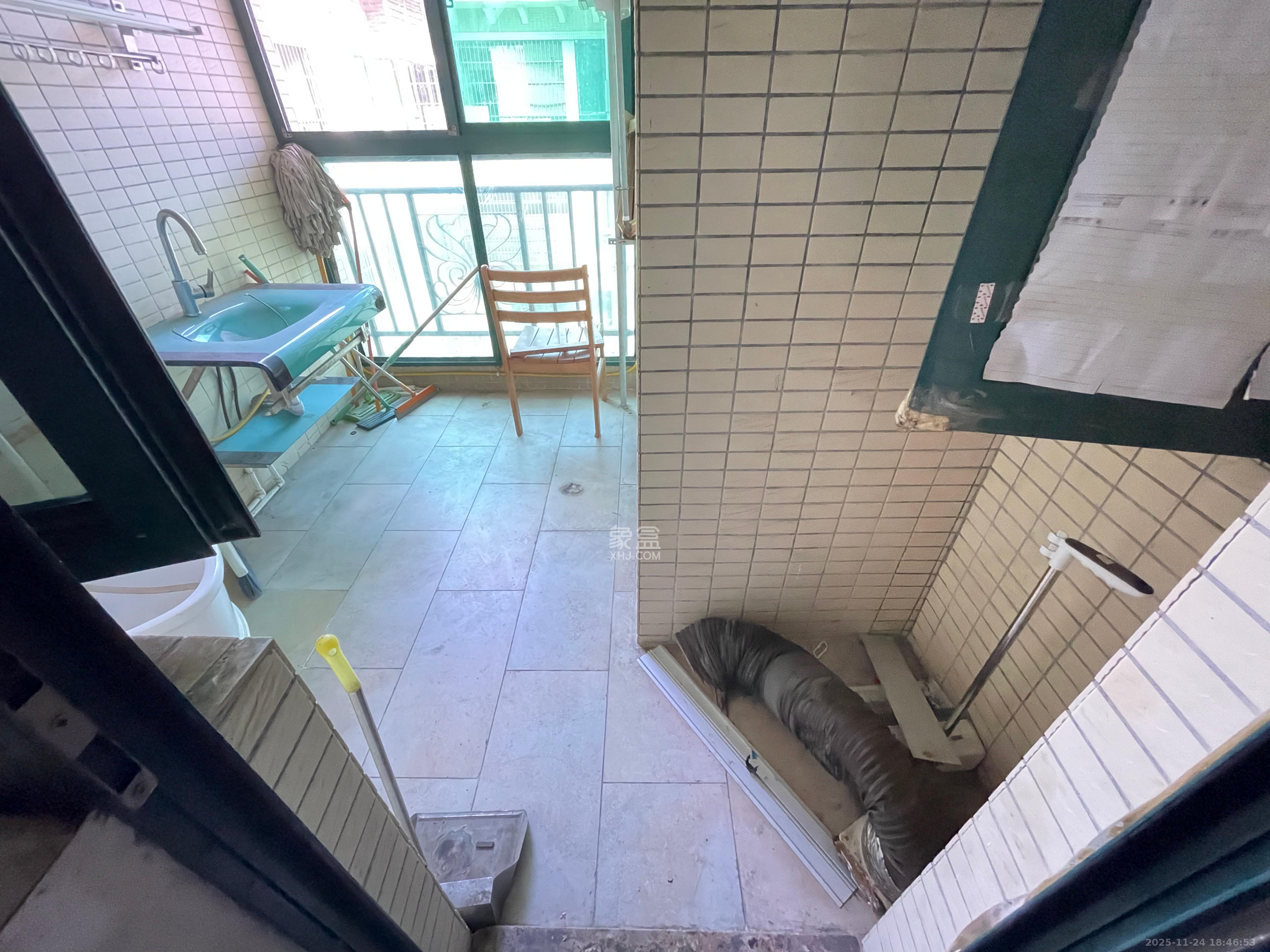 恒大名都  2室2厅1卫    1400.0元/月室内图