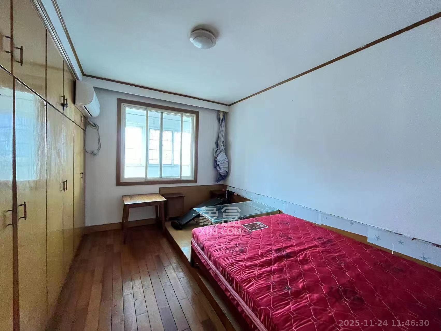 望麓桥回收公司院内  1室2厅1卫    1800.0元/月室内图