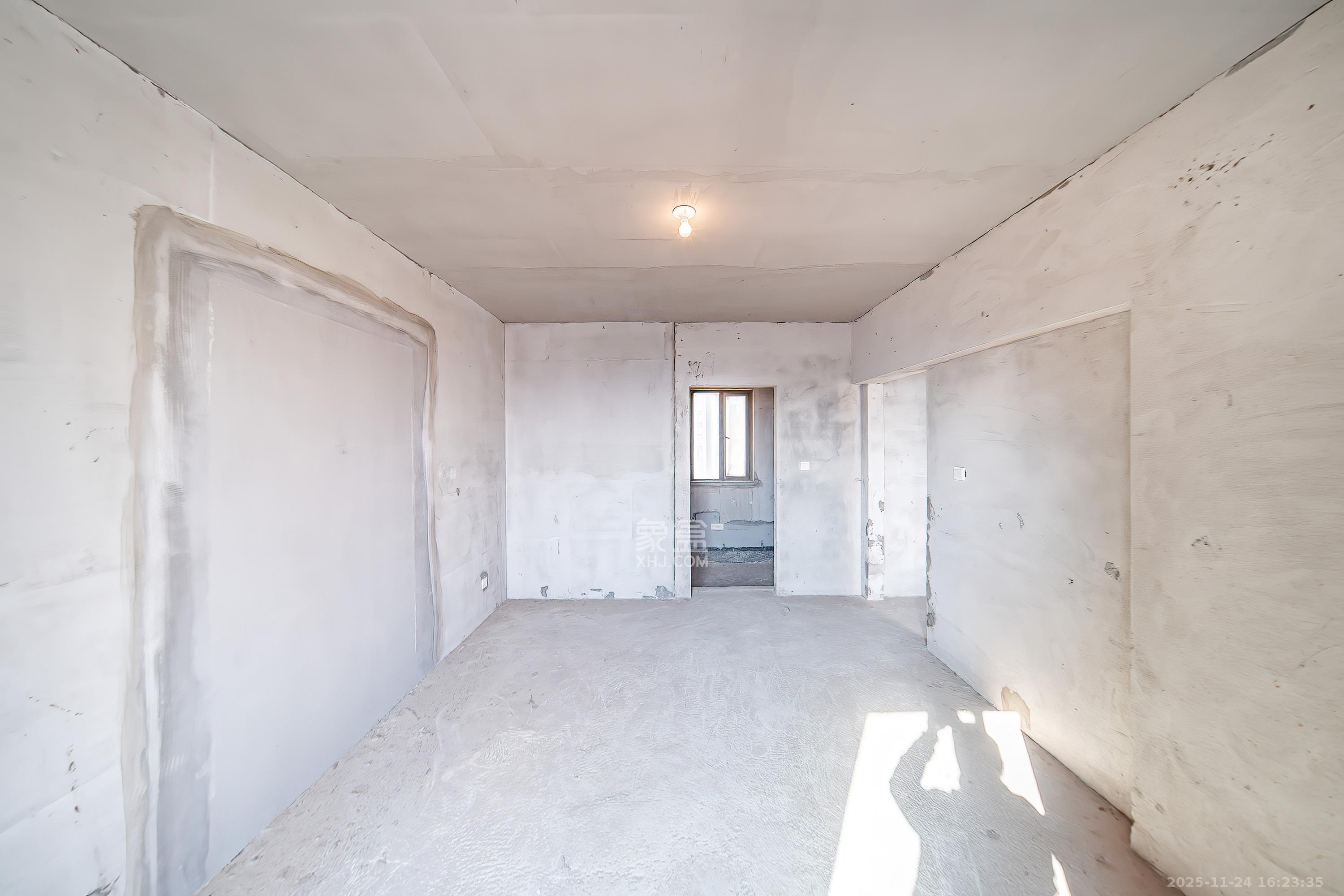 上园商住小区 4室2厅2卫 130.0万 上园商住小区 4室2厅2卫 130.0万卧室