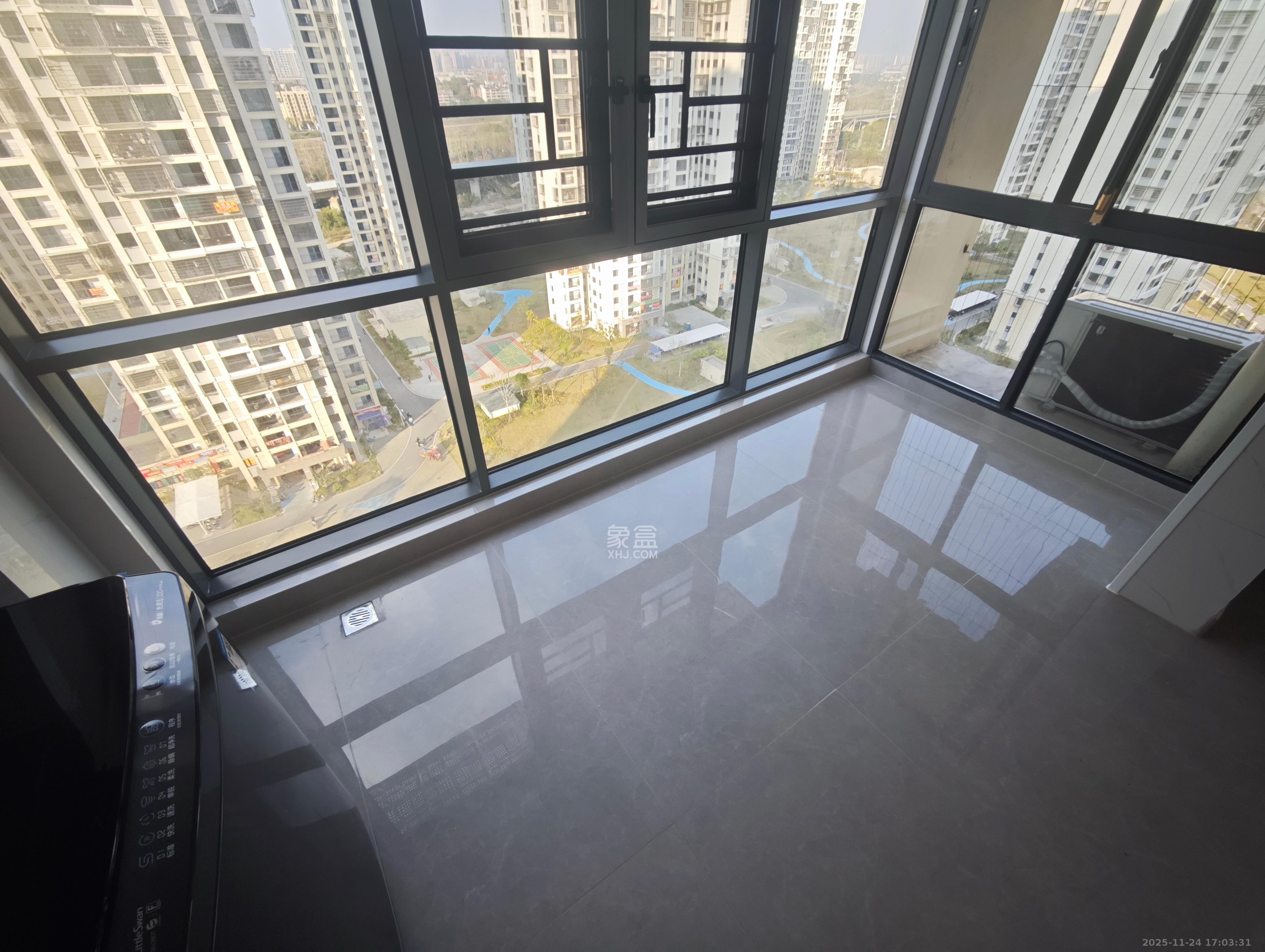 和景家园二期  3室1厅1卫    2200.0元/月室内图