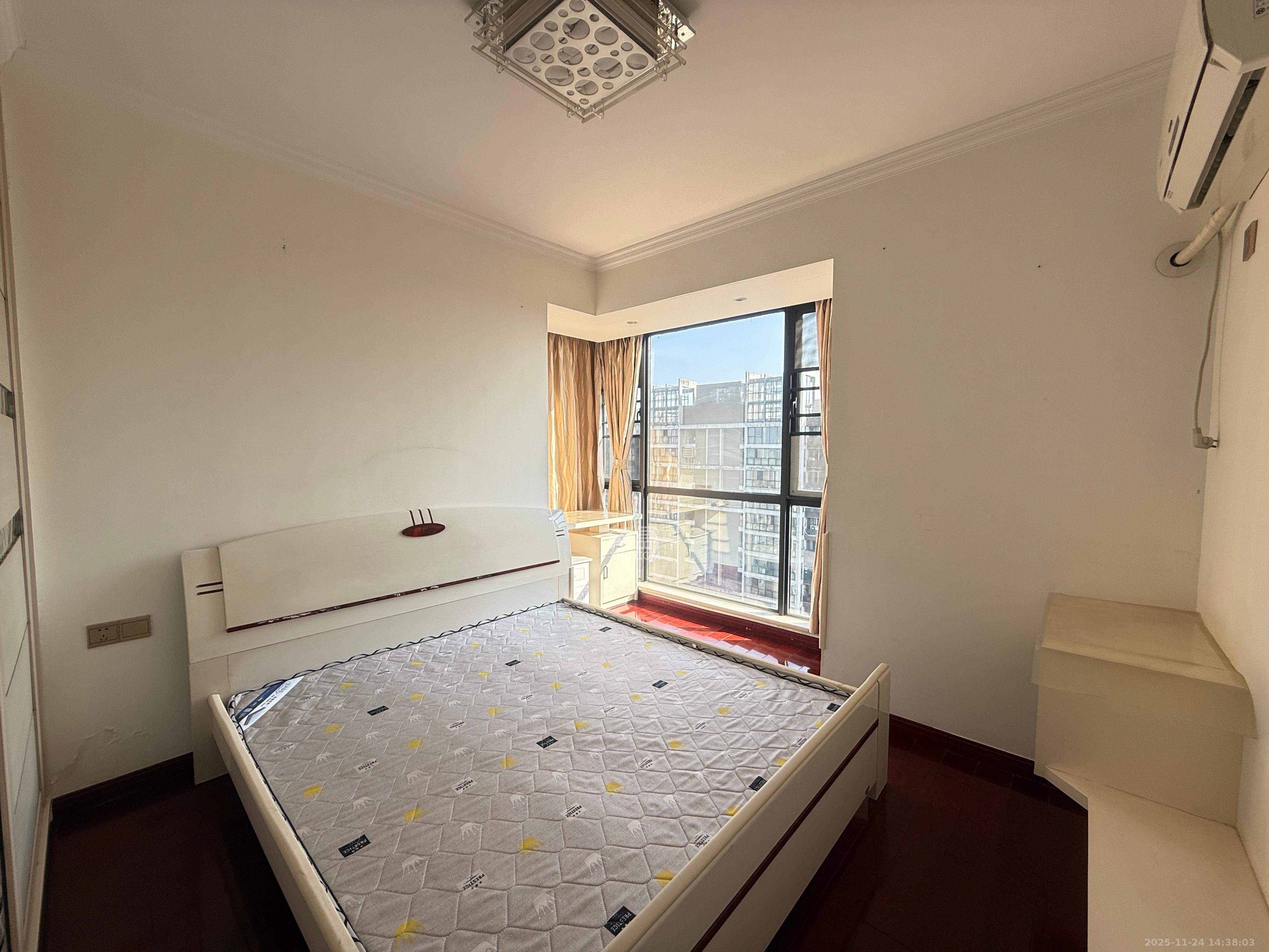 融科东南海 3室2厅1卫 2800.0元/月 融科东南海 3室2厅1卫 2800.0元/月室内图