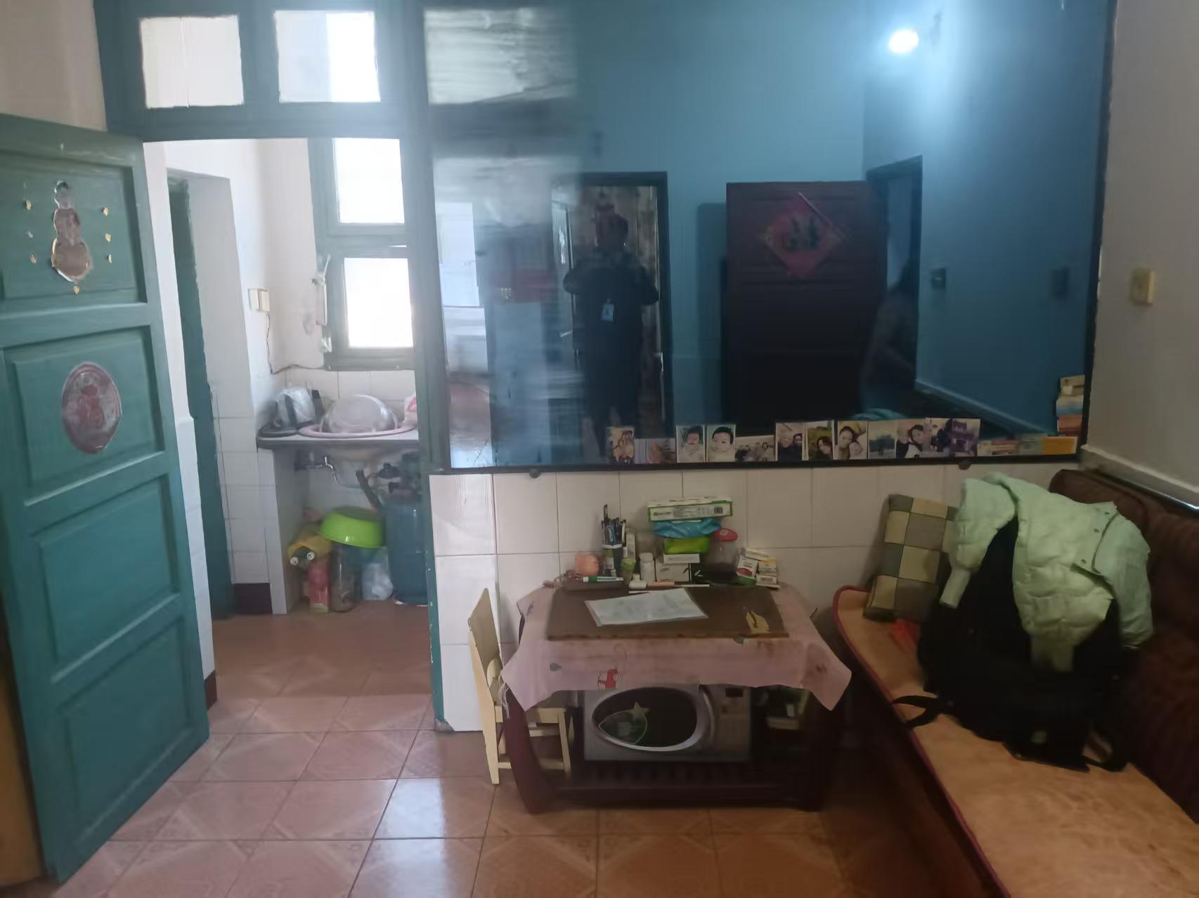 滨湖柴油机厂家属楼 2室1厅1卫 15.8万 滨湖柴油机厂家属楼 2室1厅1卫 15.8万室内图