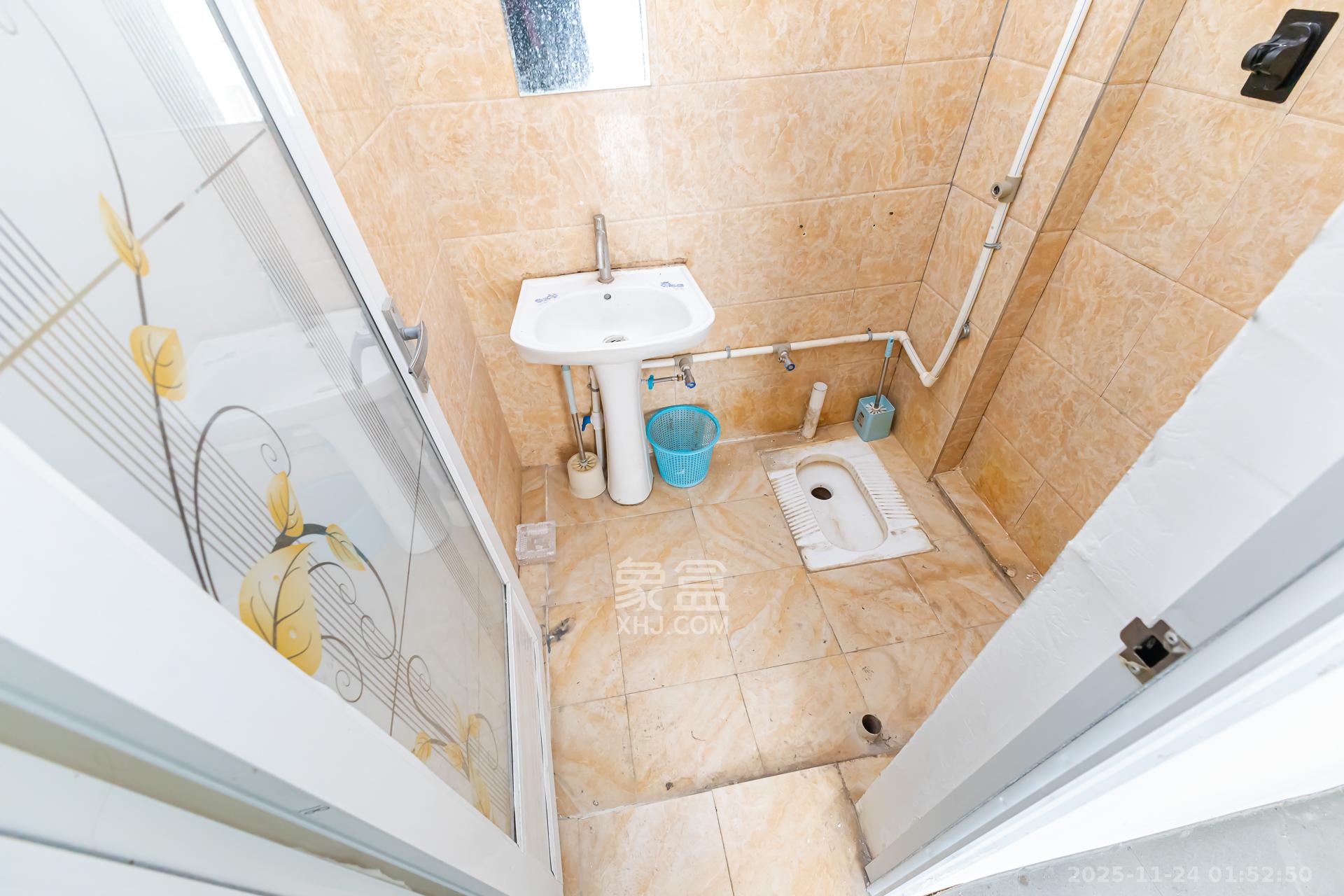 勤诚达境界城 3室2厅2卫 73.8万 勤诚达境界城 3室2厅2卫 73.8万卫生间