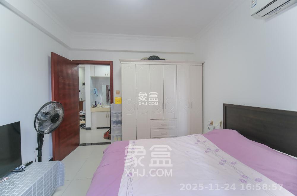 荣盛花语城 2室2厅1卫 1600.0元/月 荣盛花语城 2室2厅1卫 1600.0元/月室内图