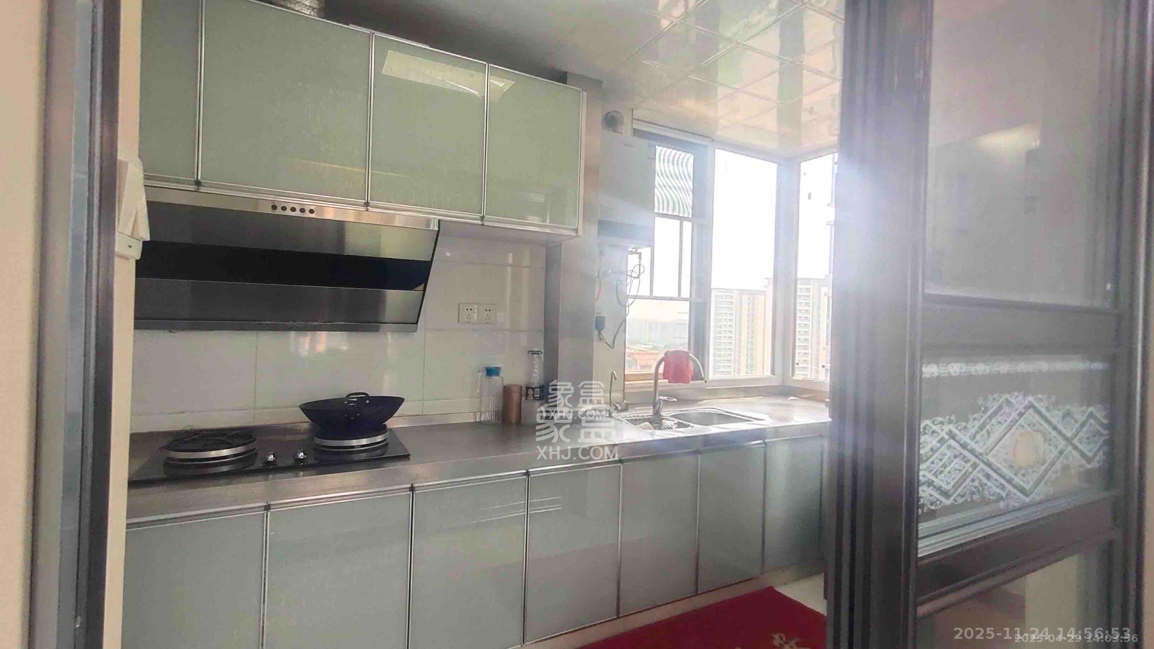 丽发新城  4室2厅2卫    2600.0元/月室内图