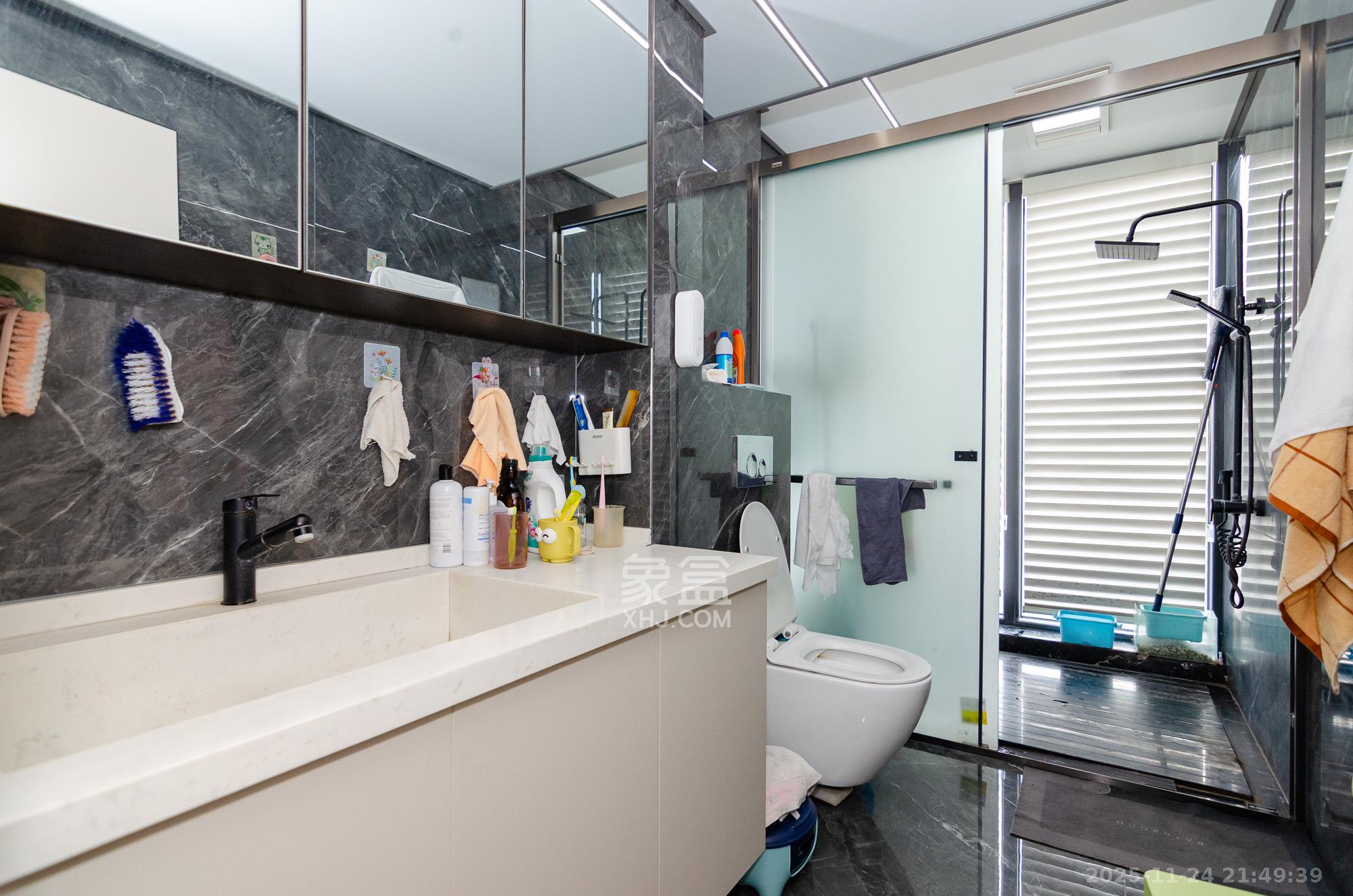 润和谷山郡（悦禧山庄水榭花都）  1室0厅2卫    125.0万卫生间