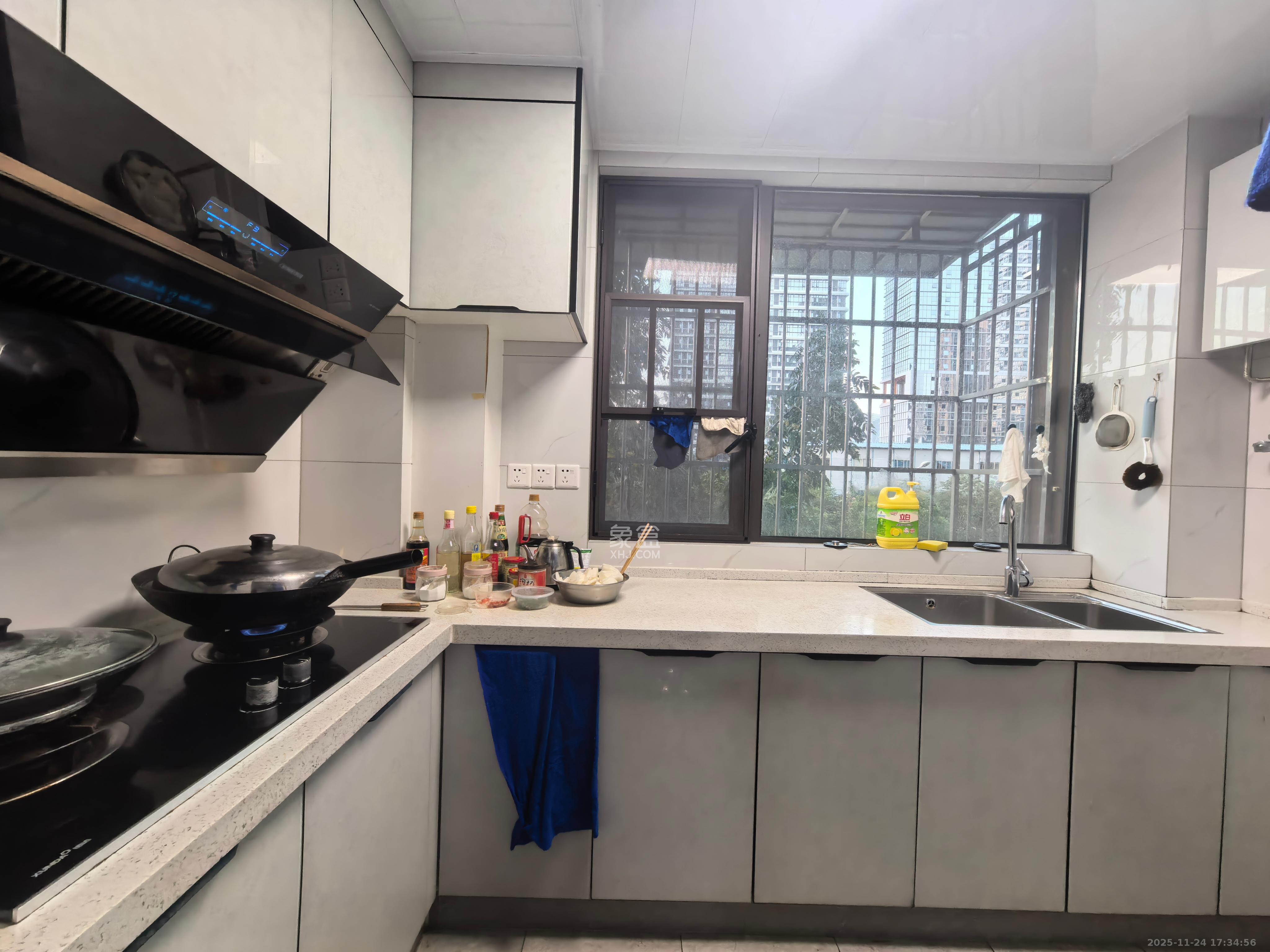 东宜新园  3室2厅2卫    2500.0元/月室内图