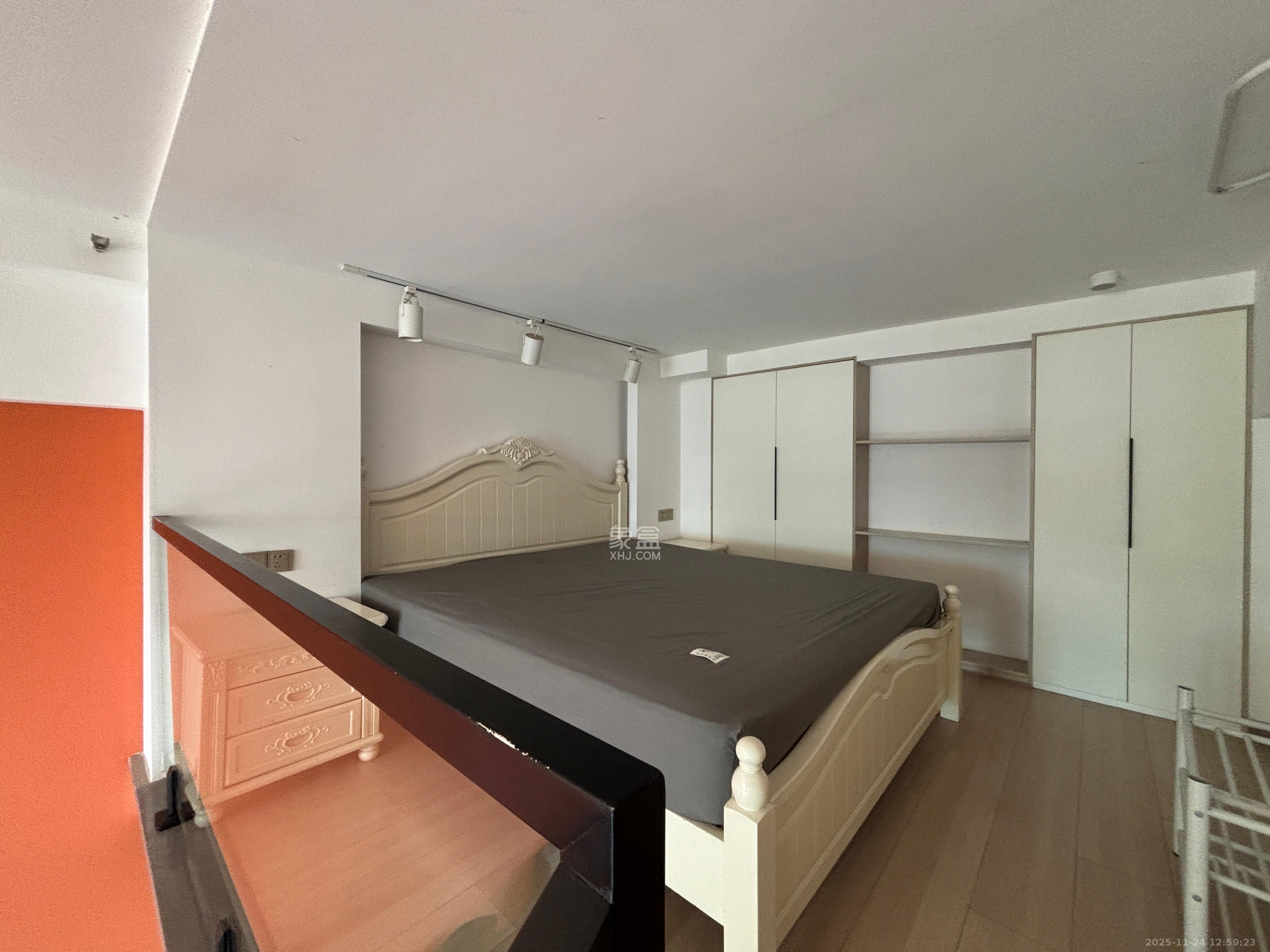 启迪协信中心  1室1厅1卫    2500.0元/月室内图