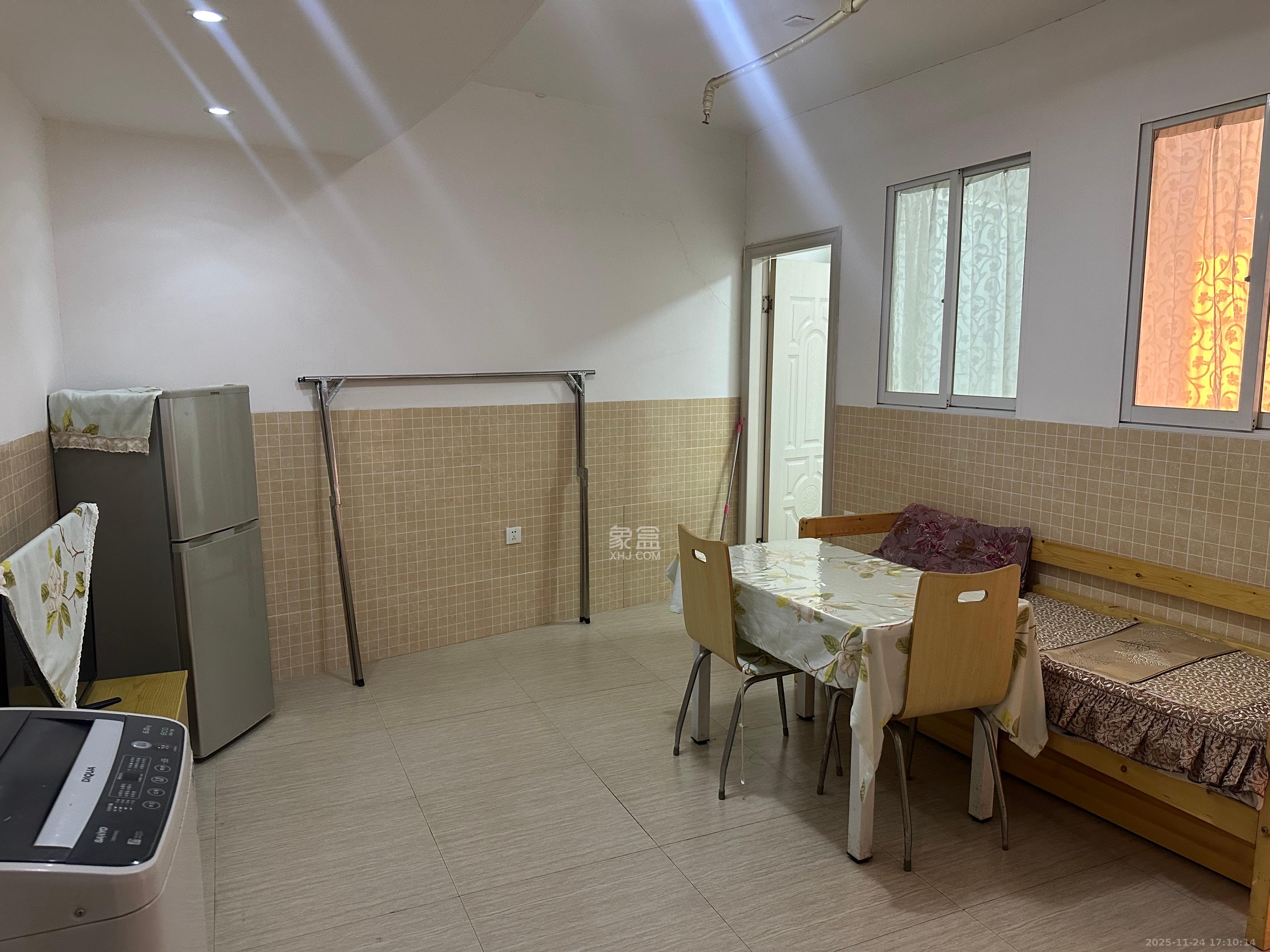 湖韵佳苑  2室2厅1卫    1600.0元/月