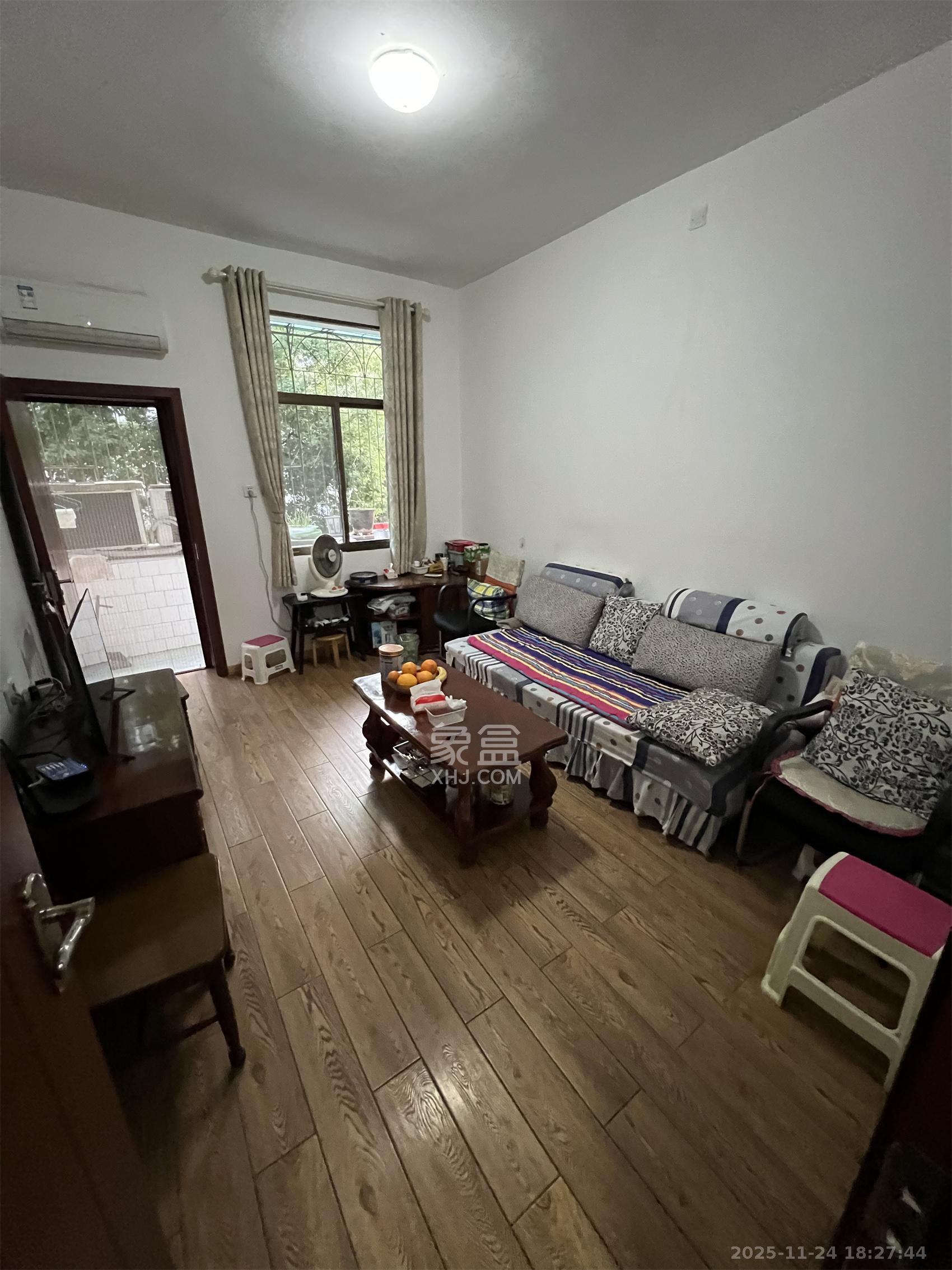 湖南省农业厅  3室1厅1卫    2700.0元/月