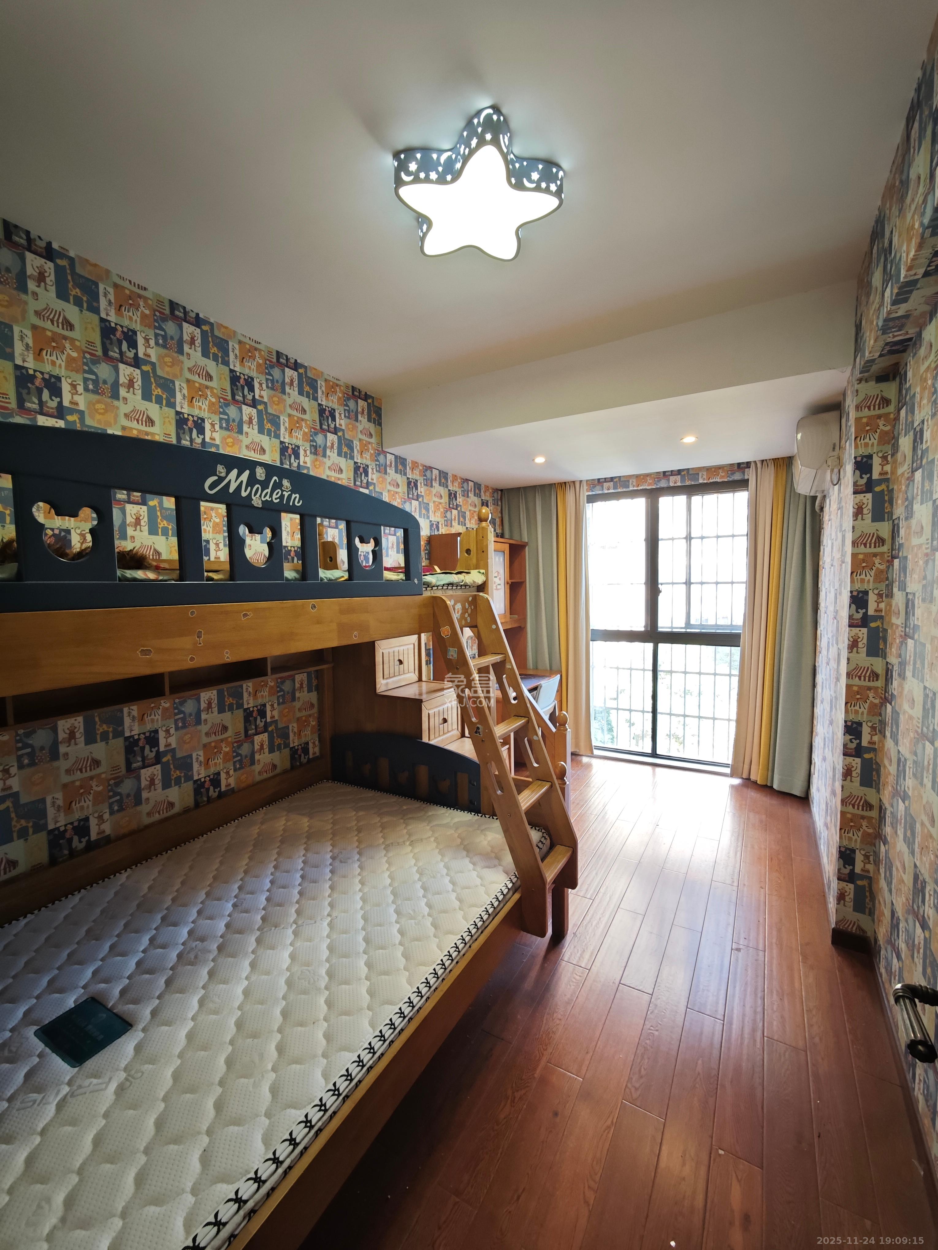 高林仕家 4室2厅2卫 2700.0元/月 高林仕家 4室2厅2卫 2700.0元/月室内图