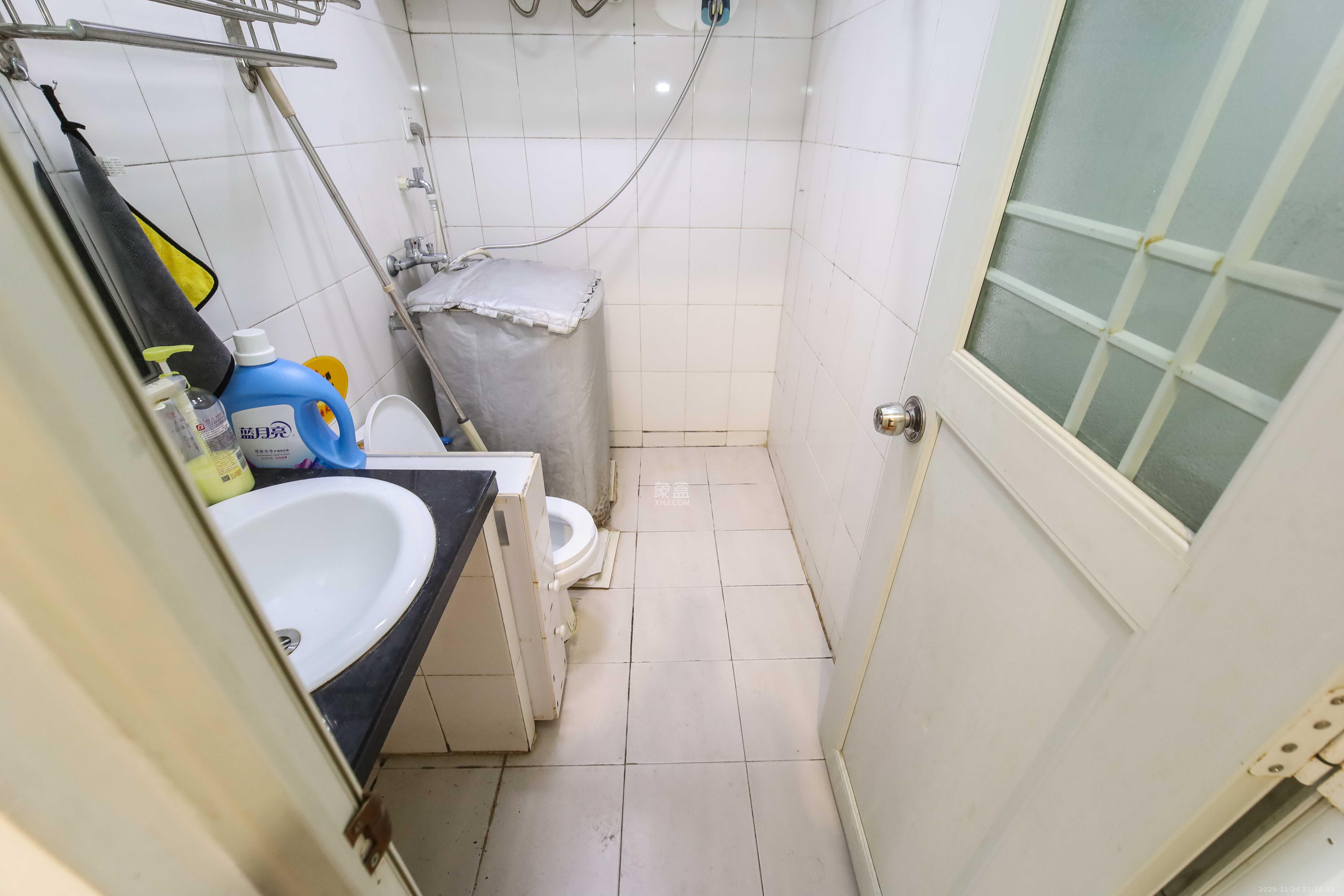 长远华樟名府 1室1厅1卫 22.0万 长远华樟名府 1室1厅1卫 22.0万卫生间