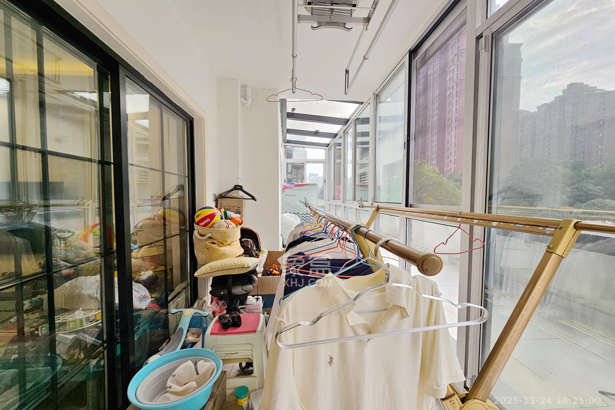 茂华国际湘 3室2厅2卫 150.0万 茂华国际湘 3室2厅2卫 150.0万阳台