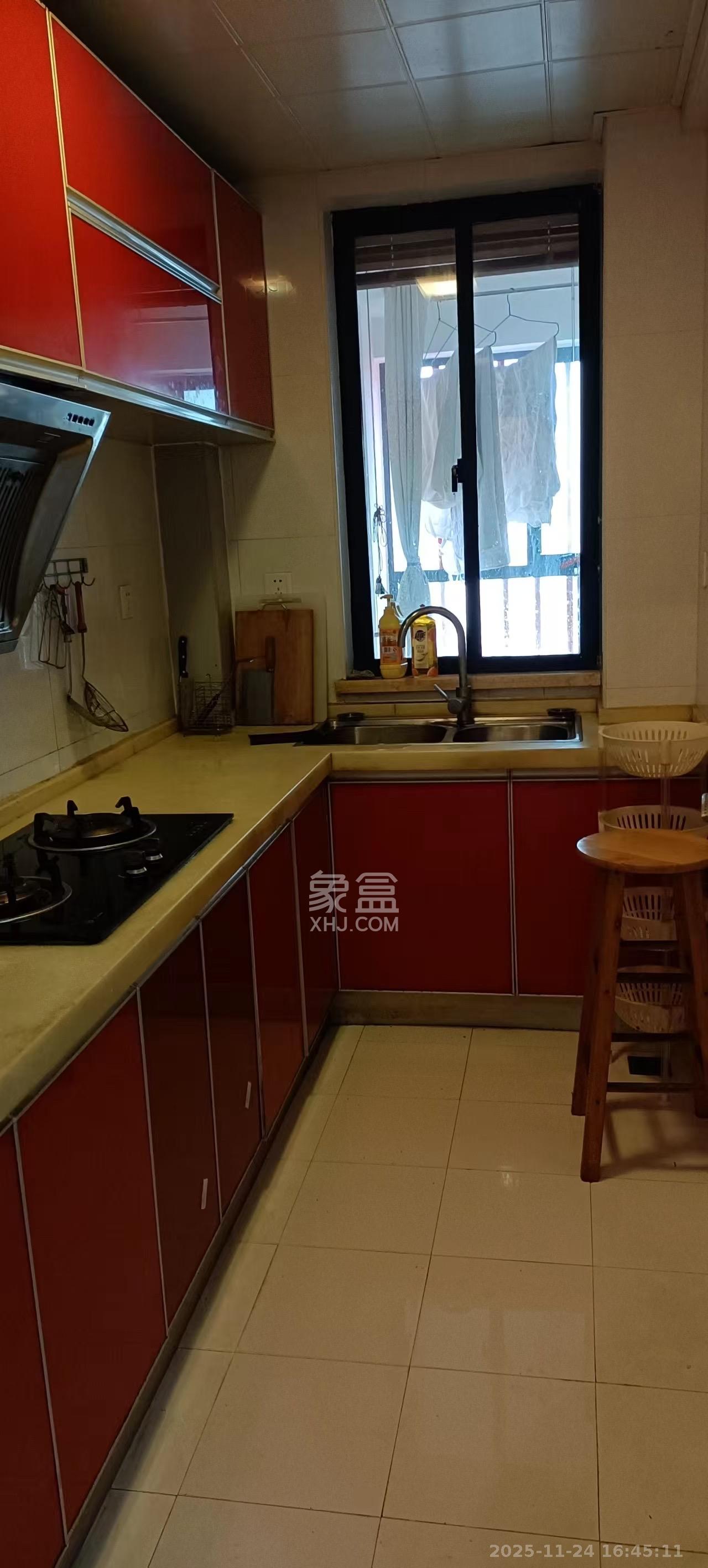 长大彩虹都  2室2厅1卫    1700.0元/月室内图