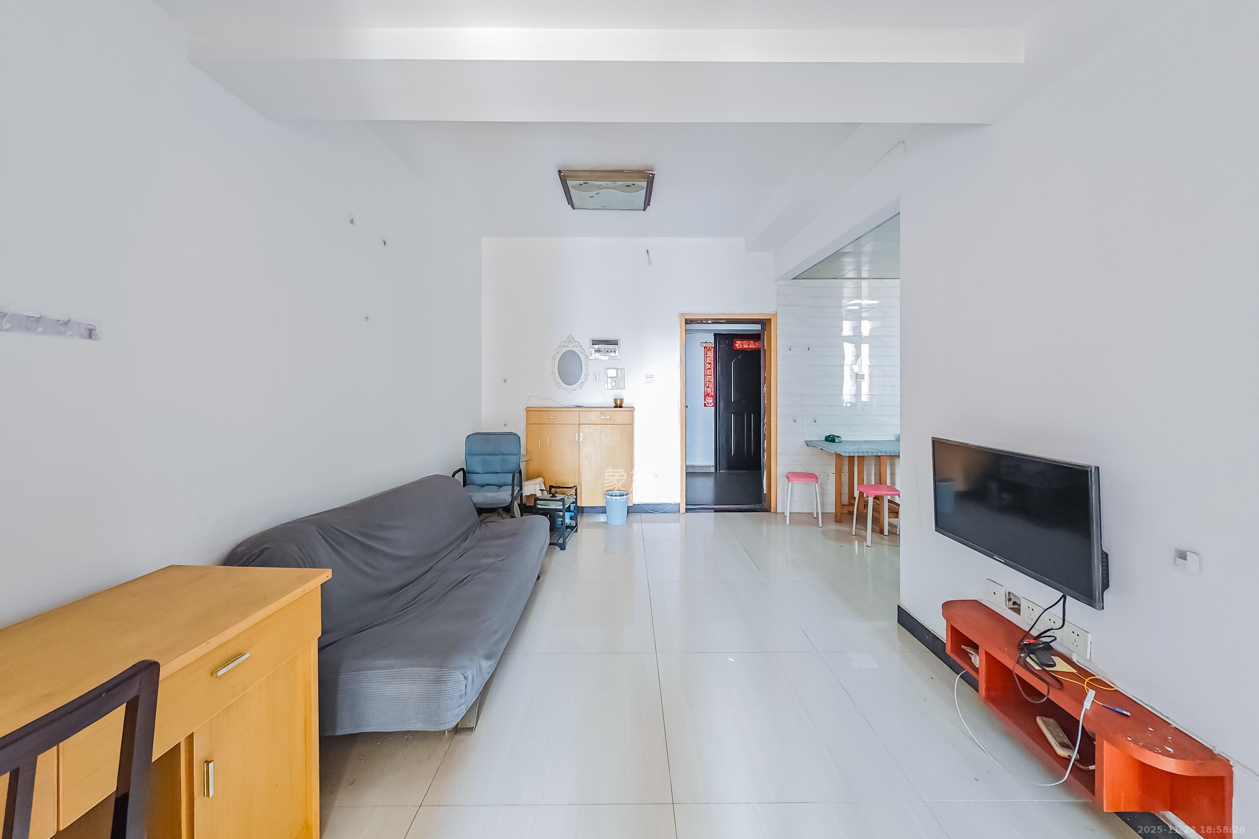 万树丹堤 1室1厅1卫 46.0万 万树丹堤 1室1厅1卫 46.0万客厅