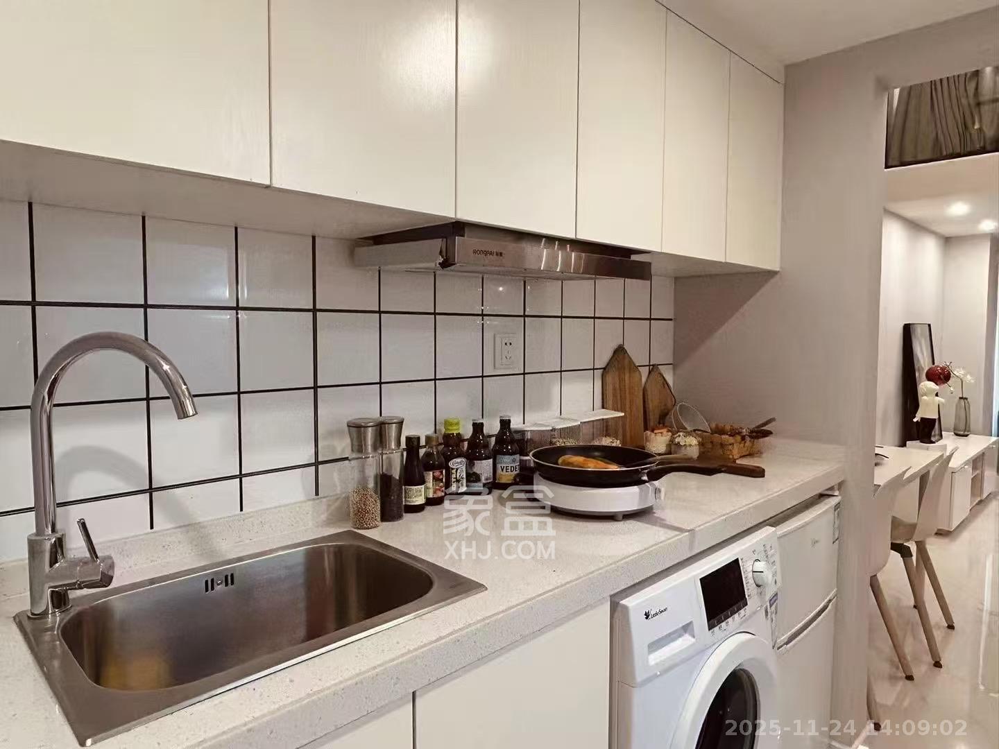 卓越江岸  2室1厅1卫    2000.0元/月室内图