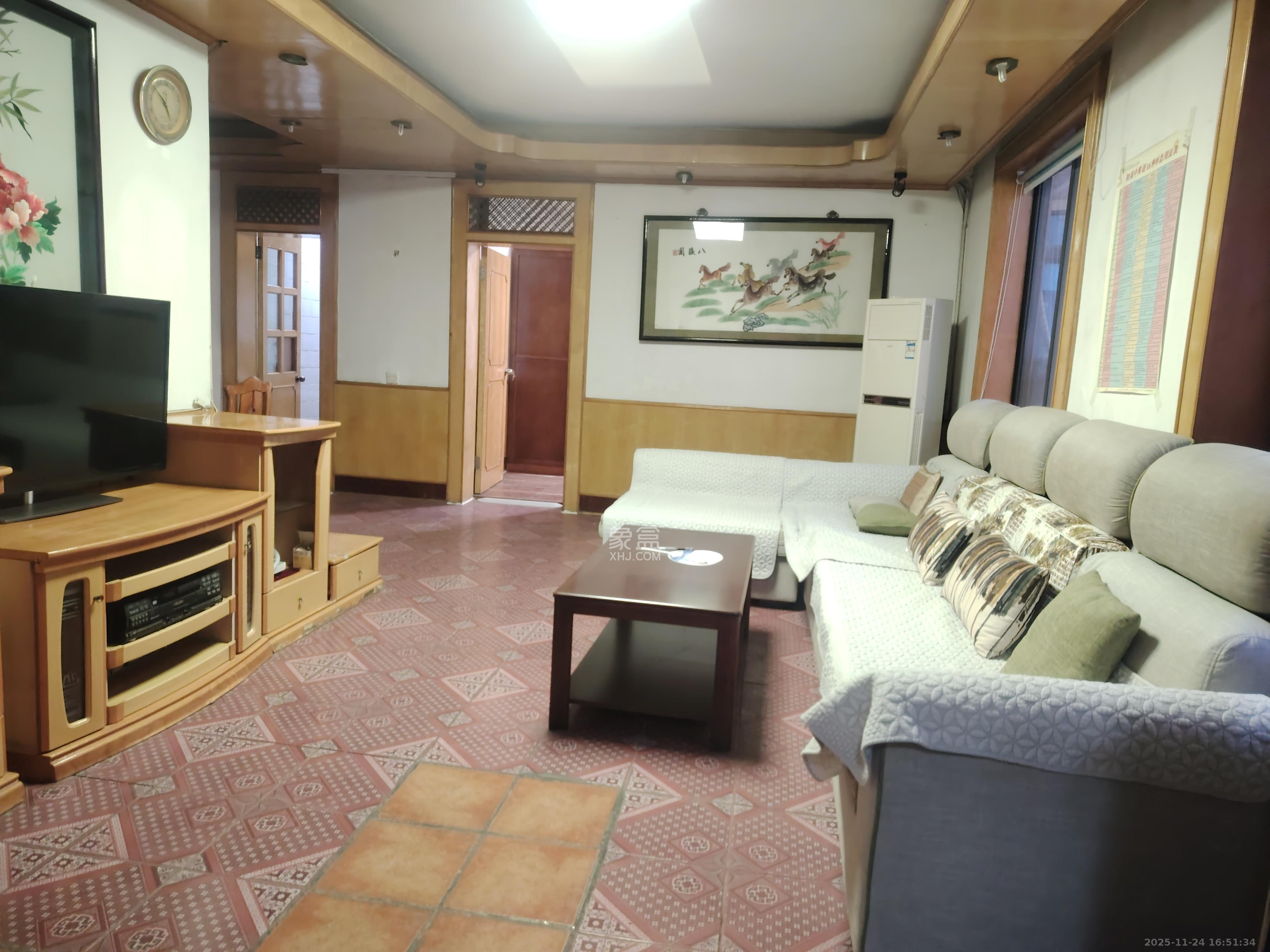 展览馆科协宿舍  3室1厅0卫    2600.0元/月