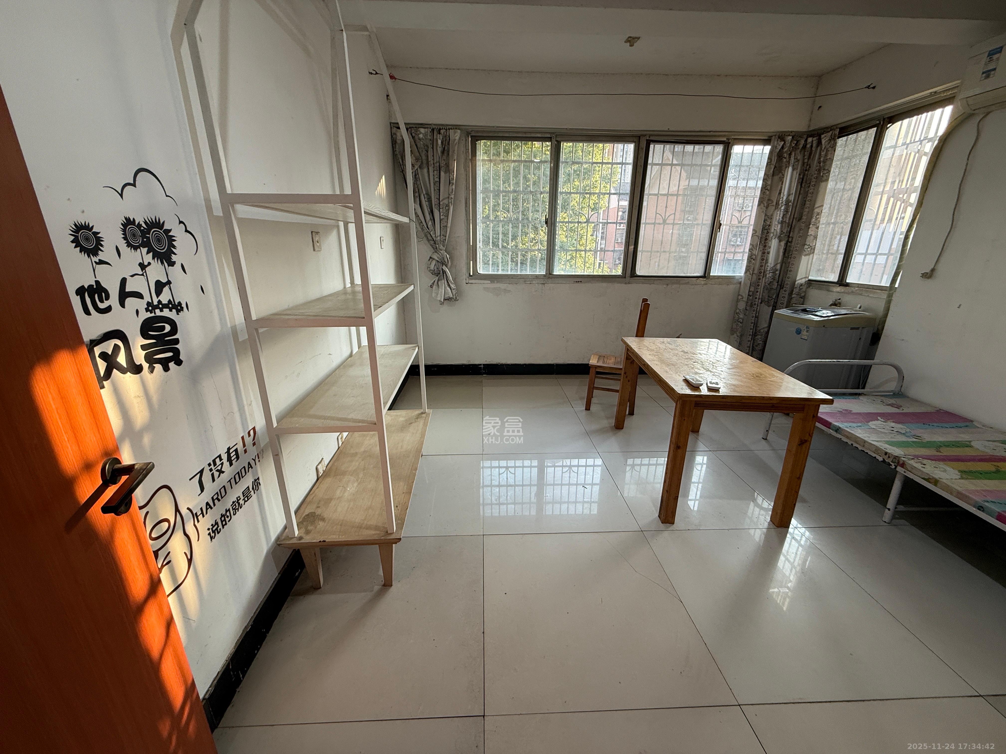 茶子山小区  2室2厅1卫    1600.0元/月