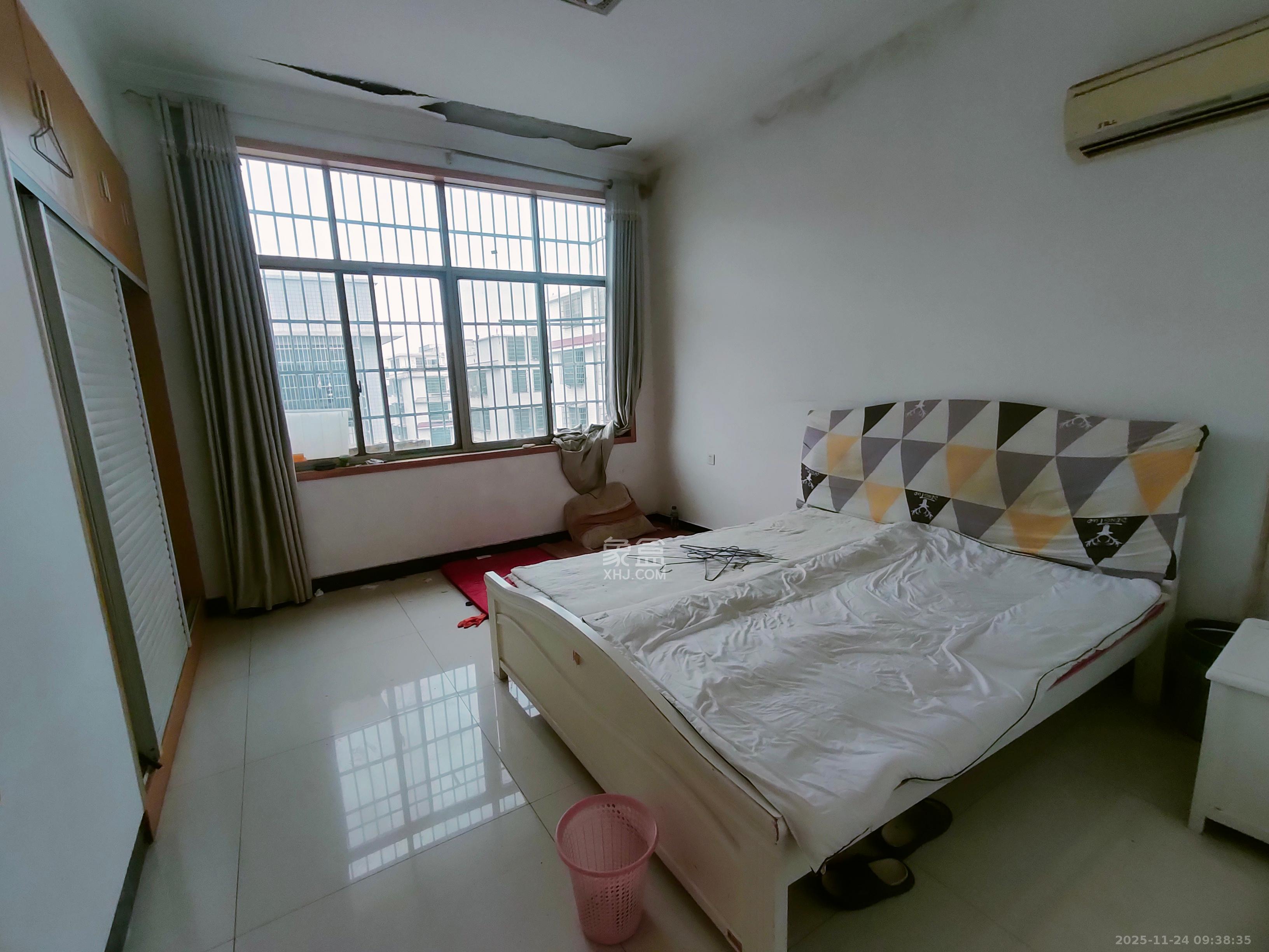 银星小区 3室2厅1卫 1300.0元/月 银星小区 3室2厅1卫 1300.0元/月室内图