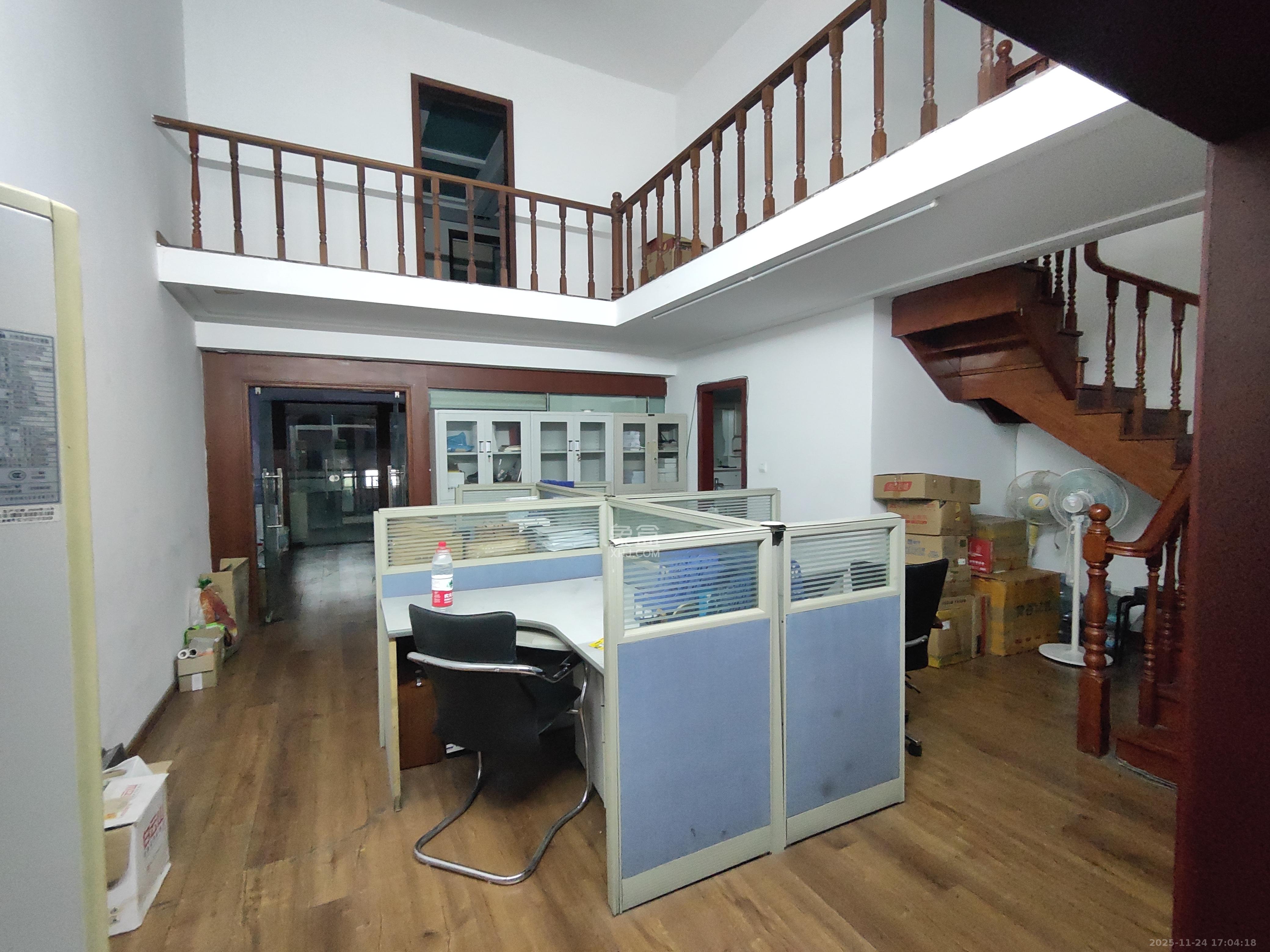 香格里嘉园 4室2厅1卫 4000.0元/月 香格里嘉园 4室2厅1卫 4000.0元/月室内图