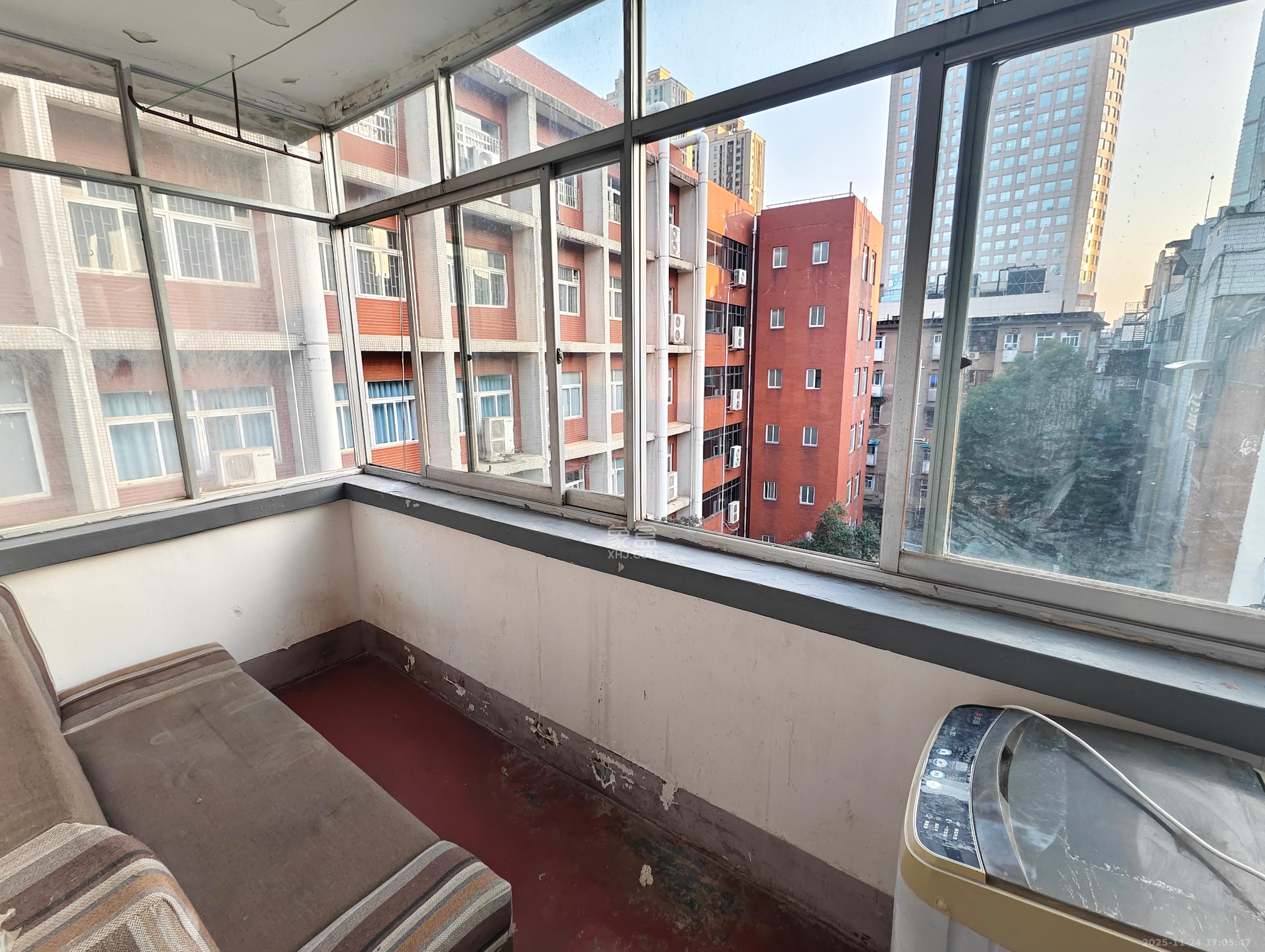 心安里小区(产权)通广宿舍 1室1厅1卫 1300.0元/月 心安里小区(产权)通广宿舍 1室1厅1卫 1300.0元/月室内图