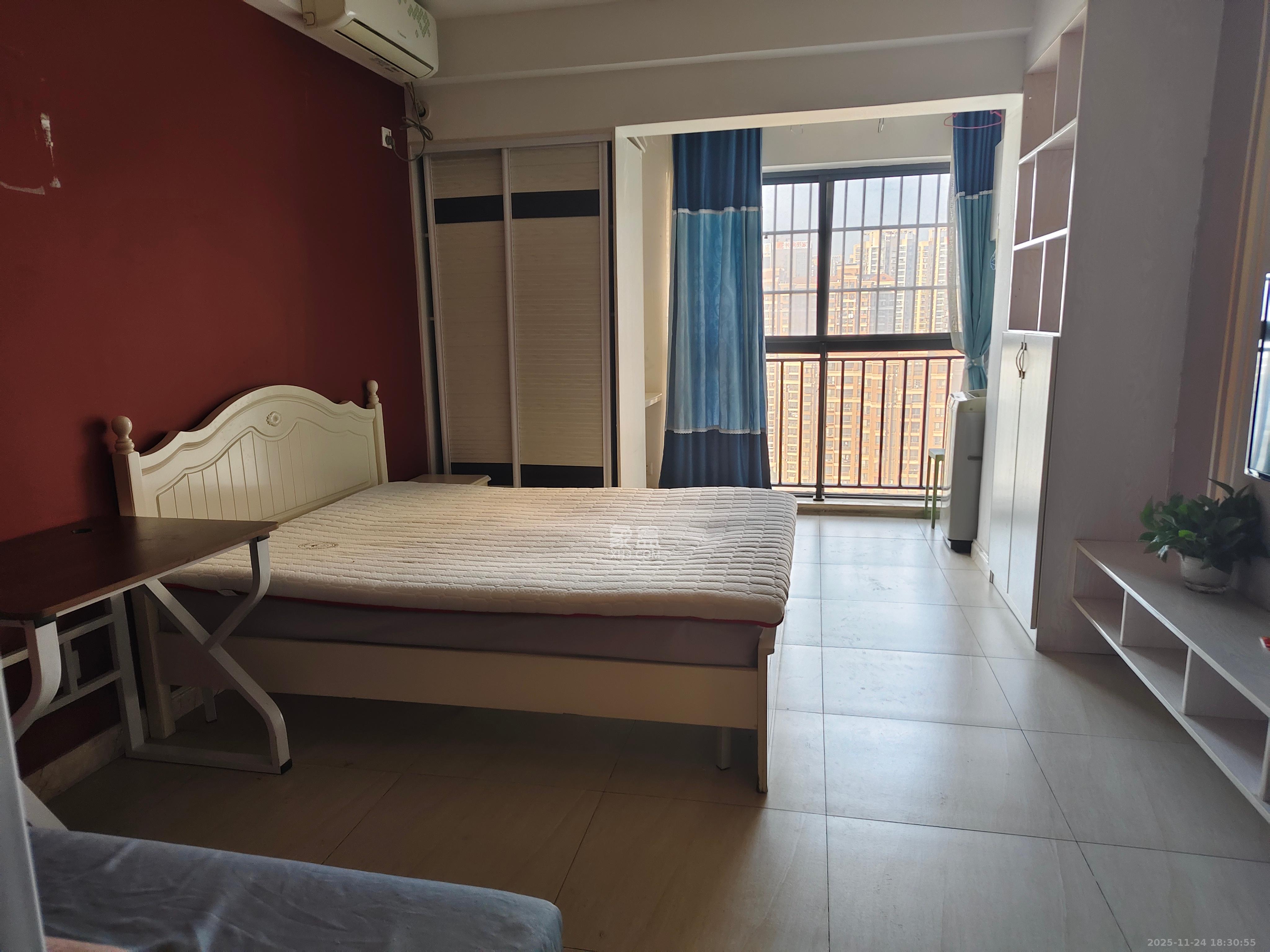 华润五彩城 1室1厅1卫 1200.0元/月 华润五彩城 1室1厅1卫 1200.0元/月室内图