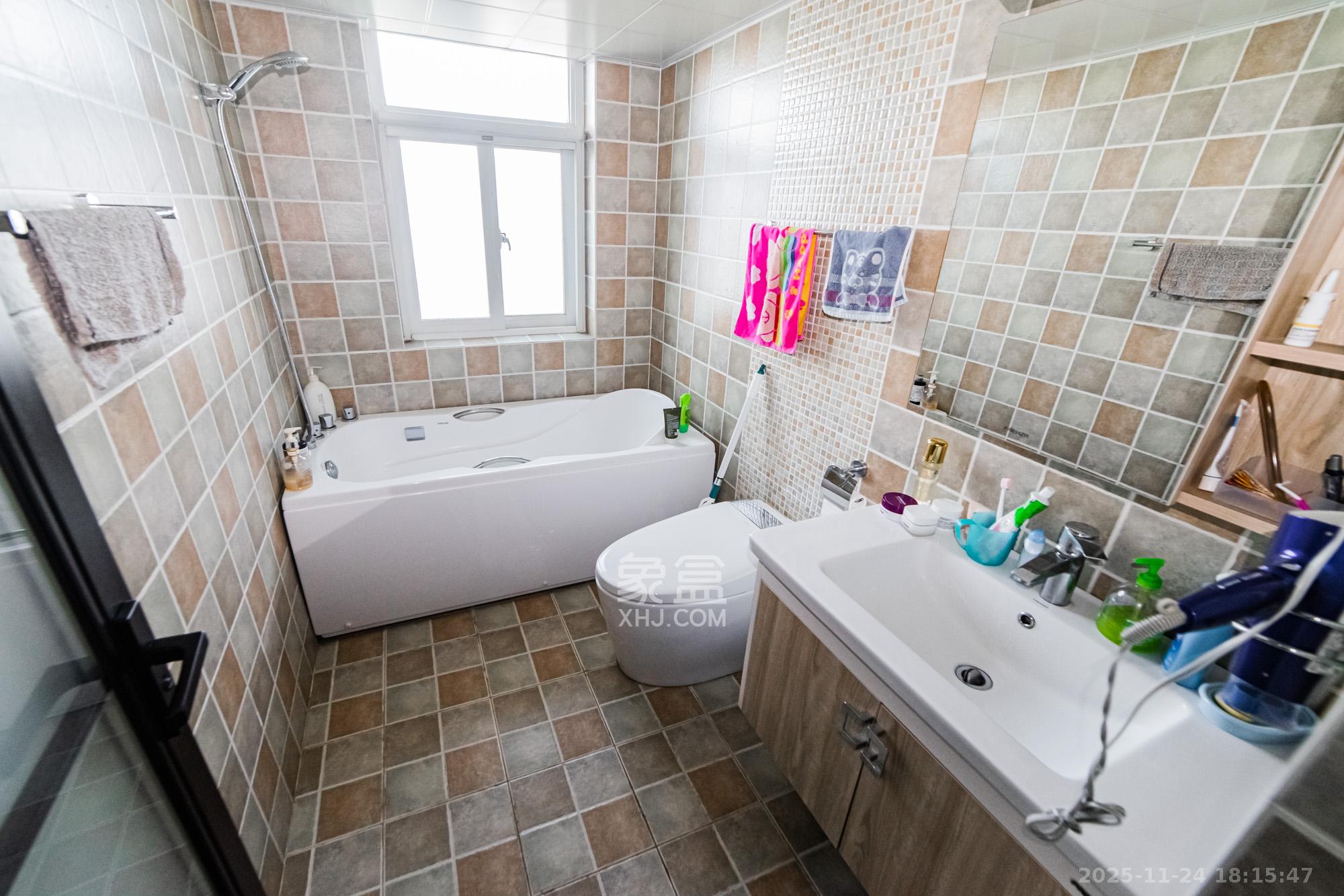 北辰三角洲C2区 3室2厅2卫 248.0万 北辰三角洲C2区 3室2厅2卫 248.0万卫生间