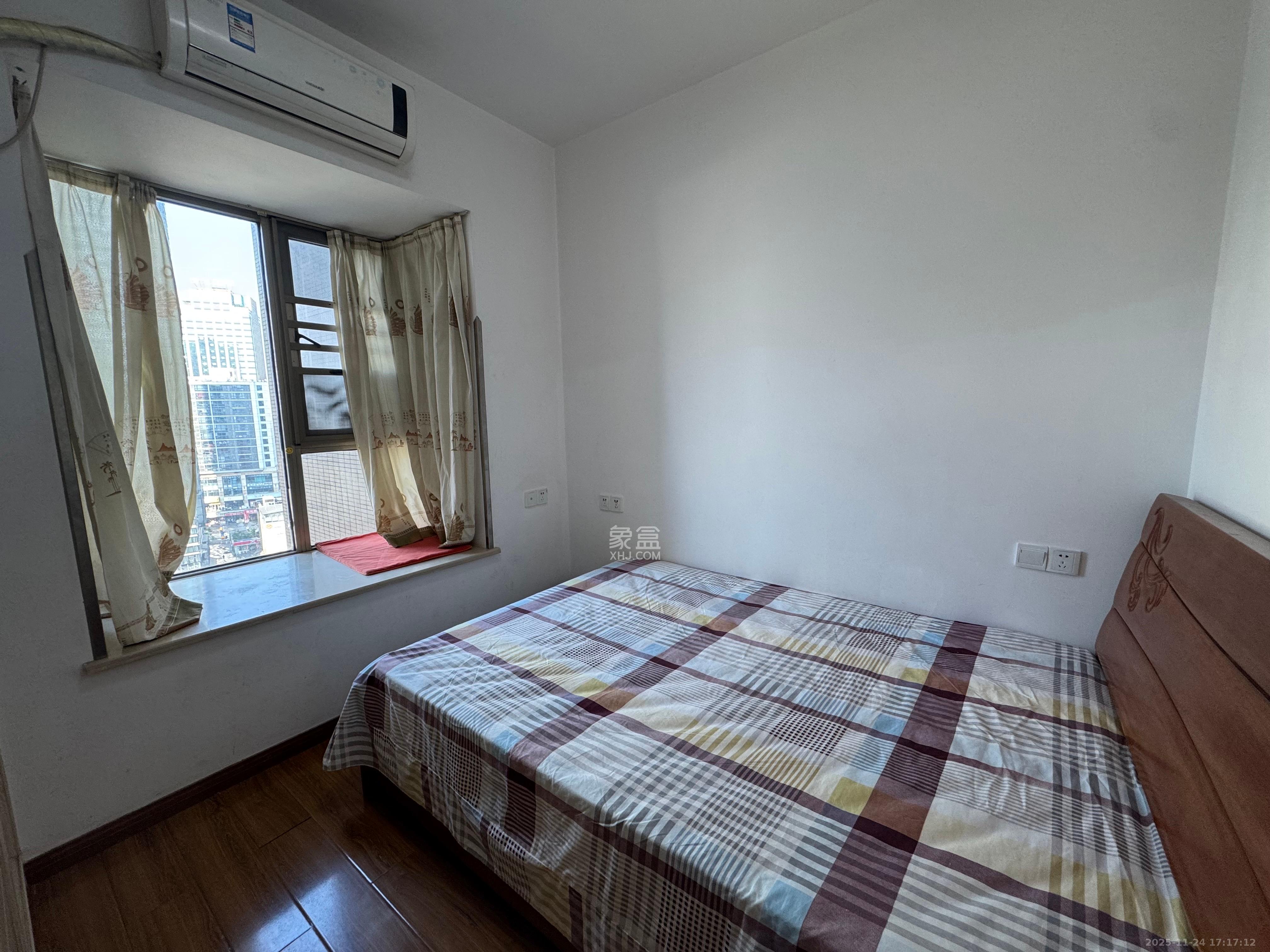 岳泰理想城  3室2厅1卫    2500.0元/月室内图