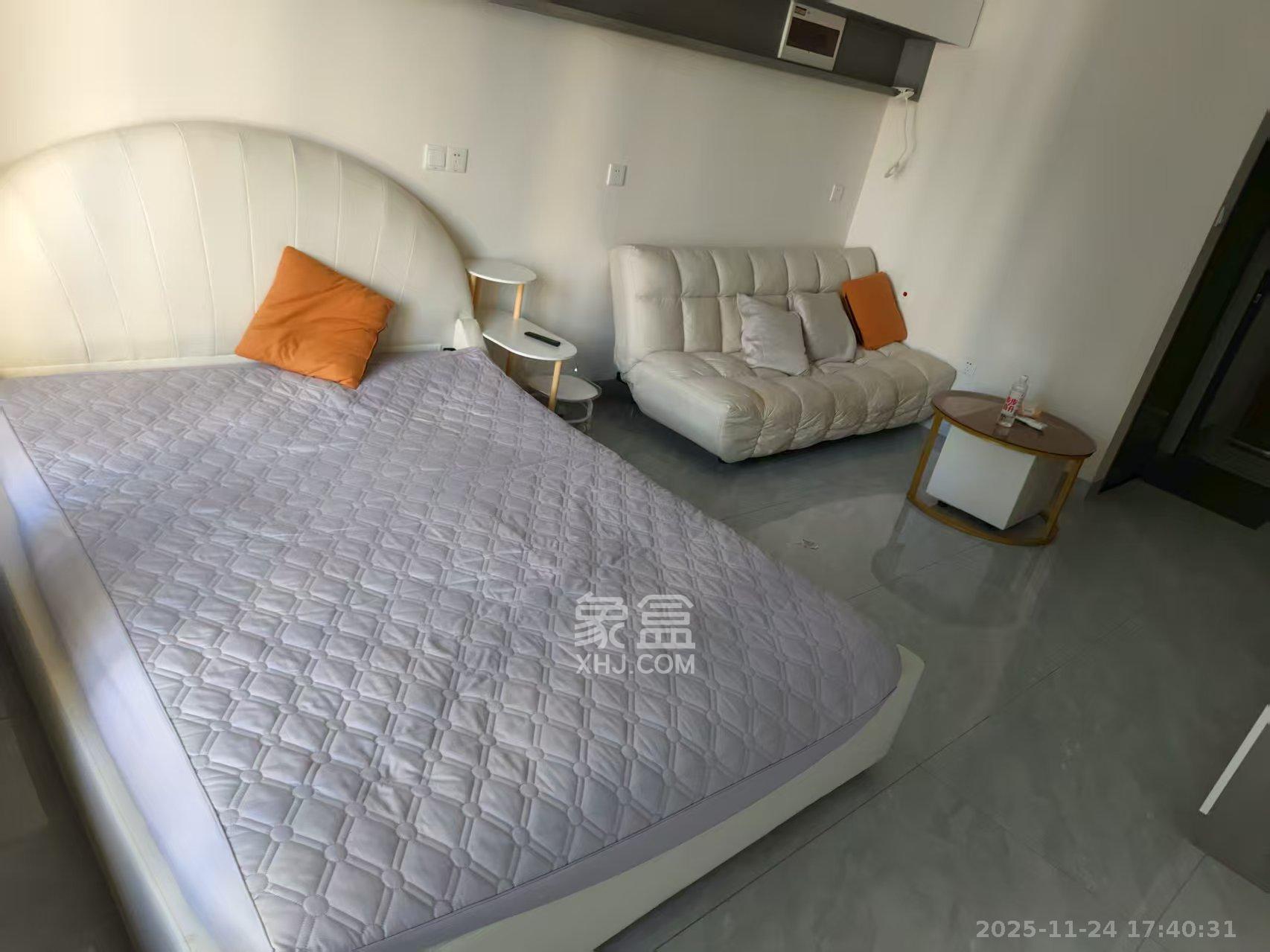 梅溪湖金茂湾  1室1厅1卫    1600.0元/月