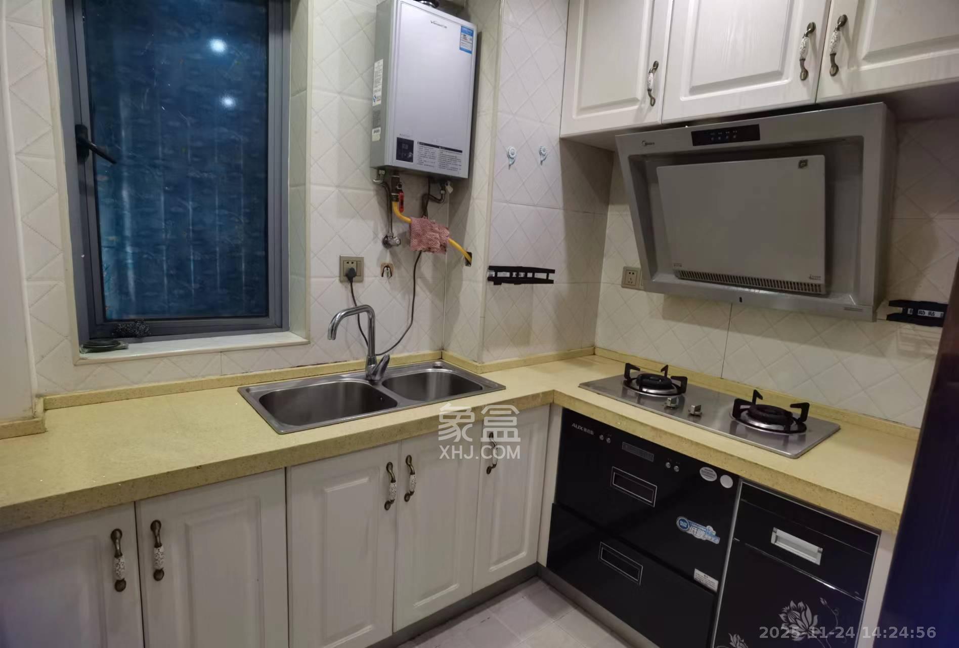 东怡外国(南湖一号) 2室2厅1卫 3600.0元/月 东怡外国(南湖一号) 2室2厅1卫 3600.0元/月室内图