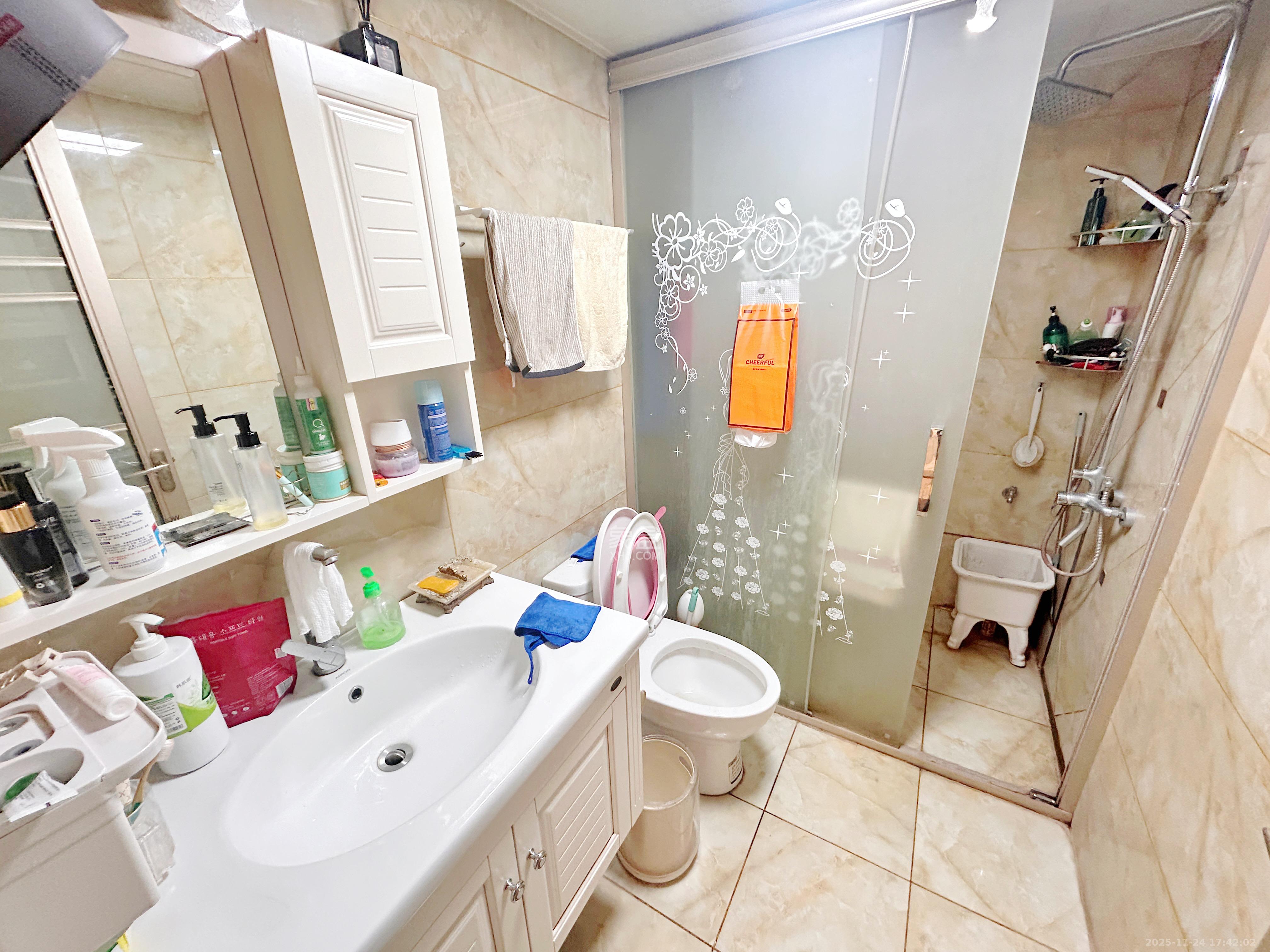 兴旺双铁城  3室2厅2卫    3100.0元/月室内图