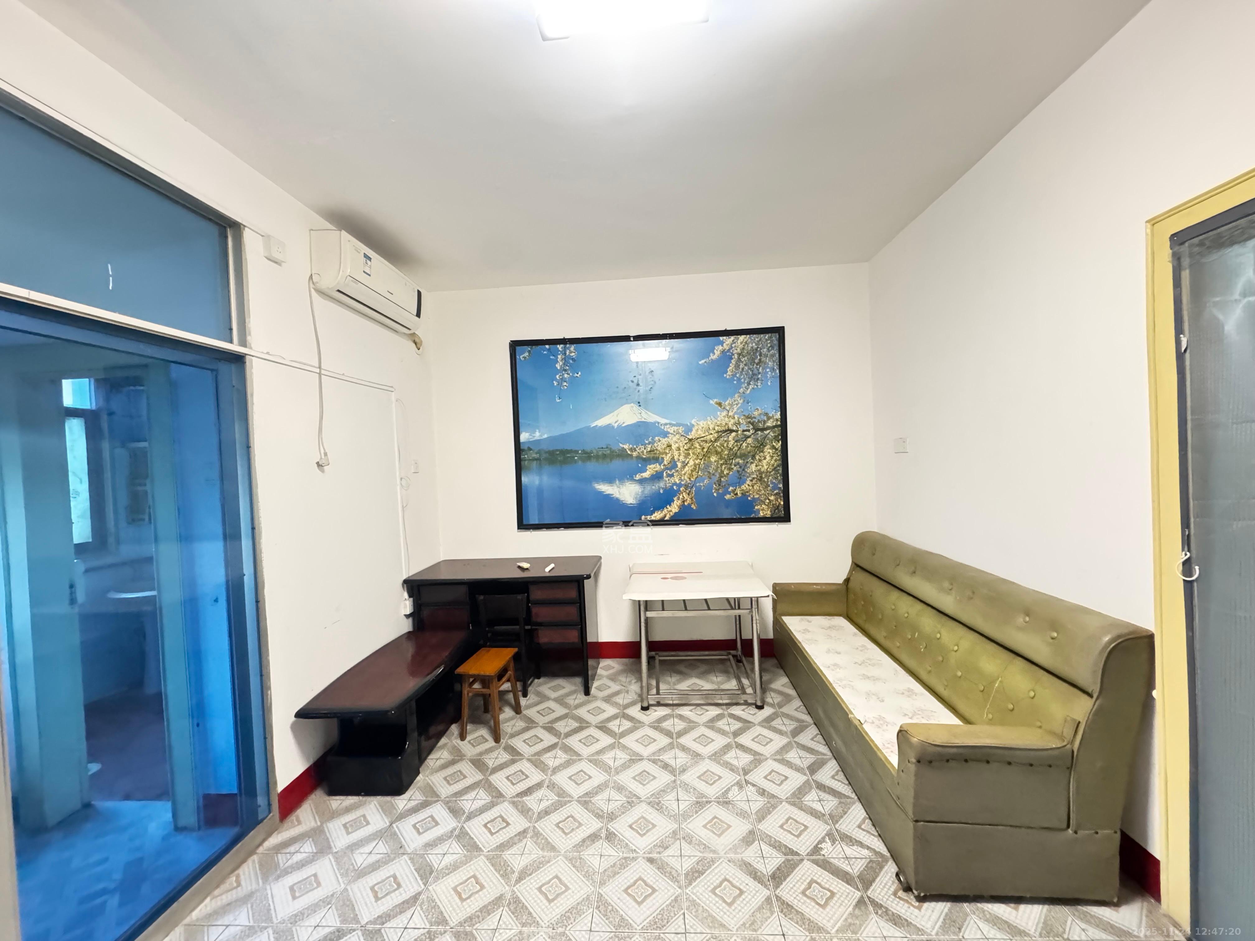 省水院宿舍 2室1厅1卫 1600.0元/月 省水院宿舍 2室1厅1卫 1600.0元/月室内图