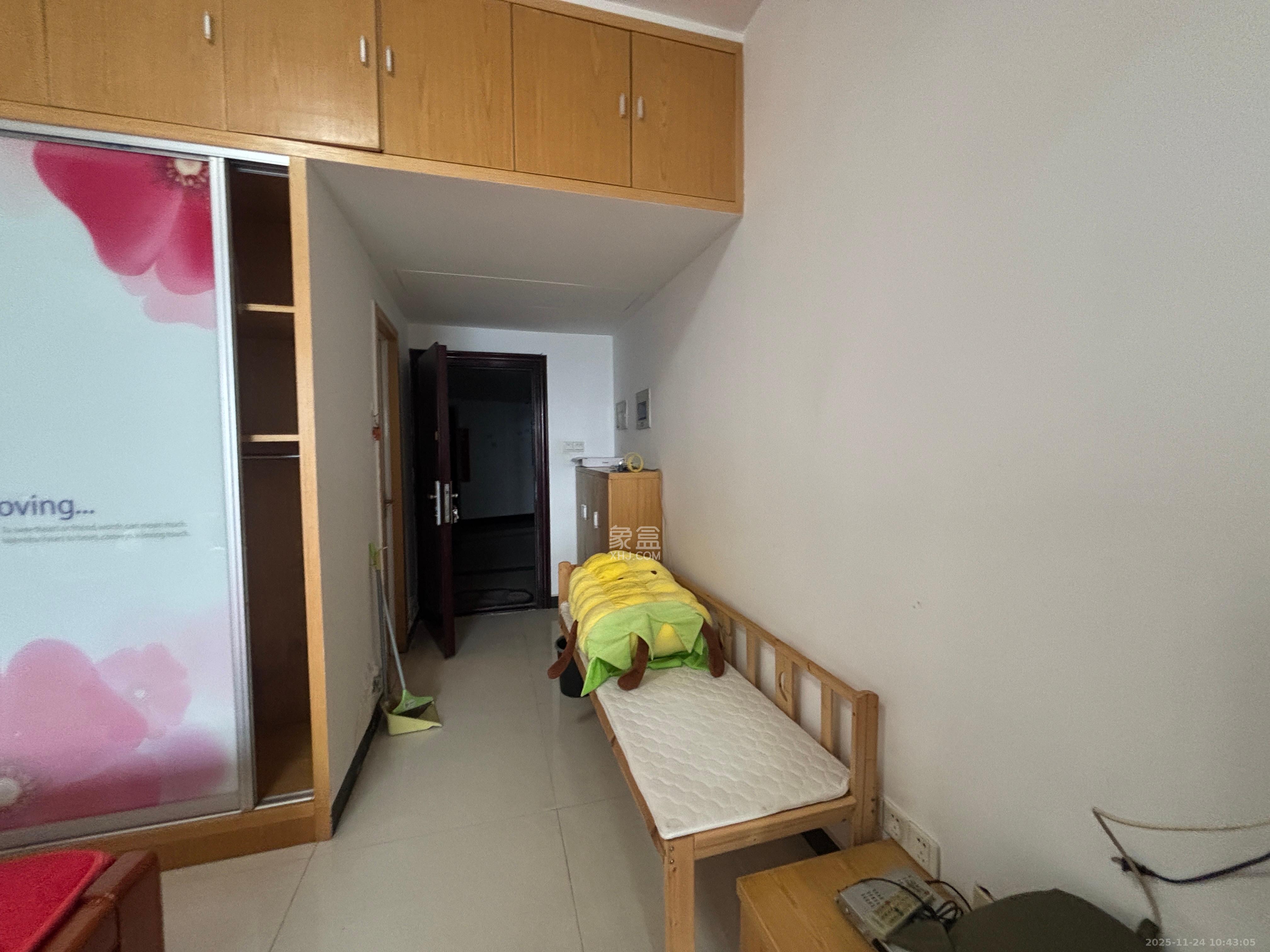 香槟小镇(香槟花苑）  1室1厅1卫    1100.0元/月室内图