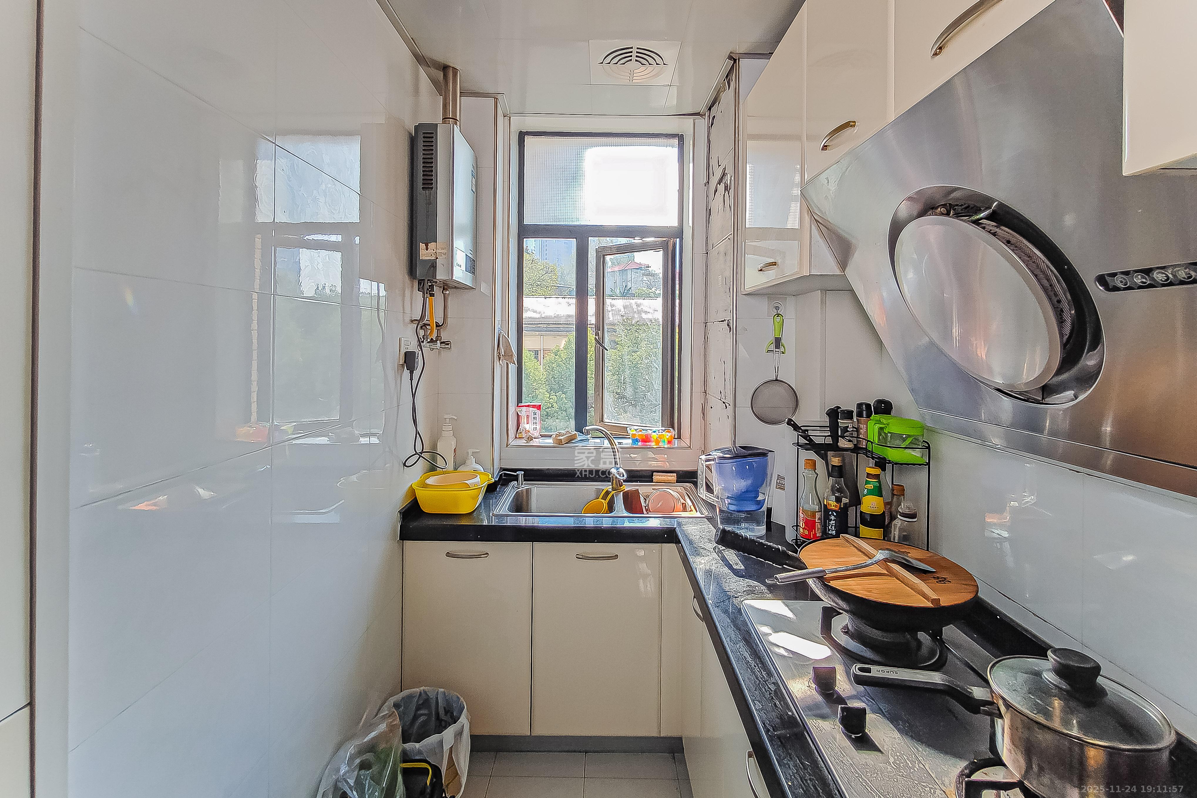 星城书香苑(星城书院) 2室1厅1卫 70.0万 星城书香苑(星城书院) 2室1厅1卫 70.0万厨房