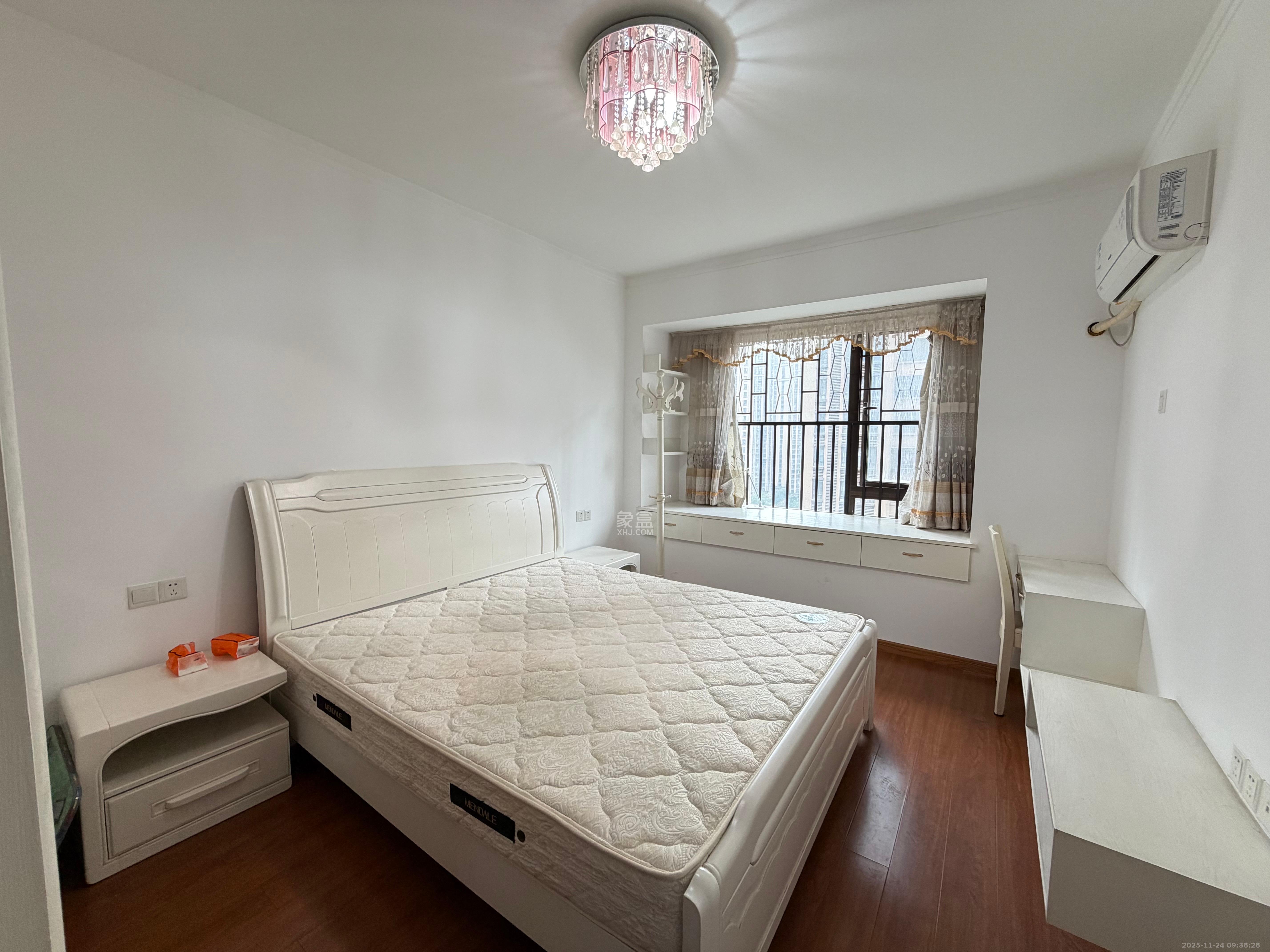 华润凤凰城三期  2室1厅1卫    2000.0元/月室内图