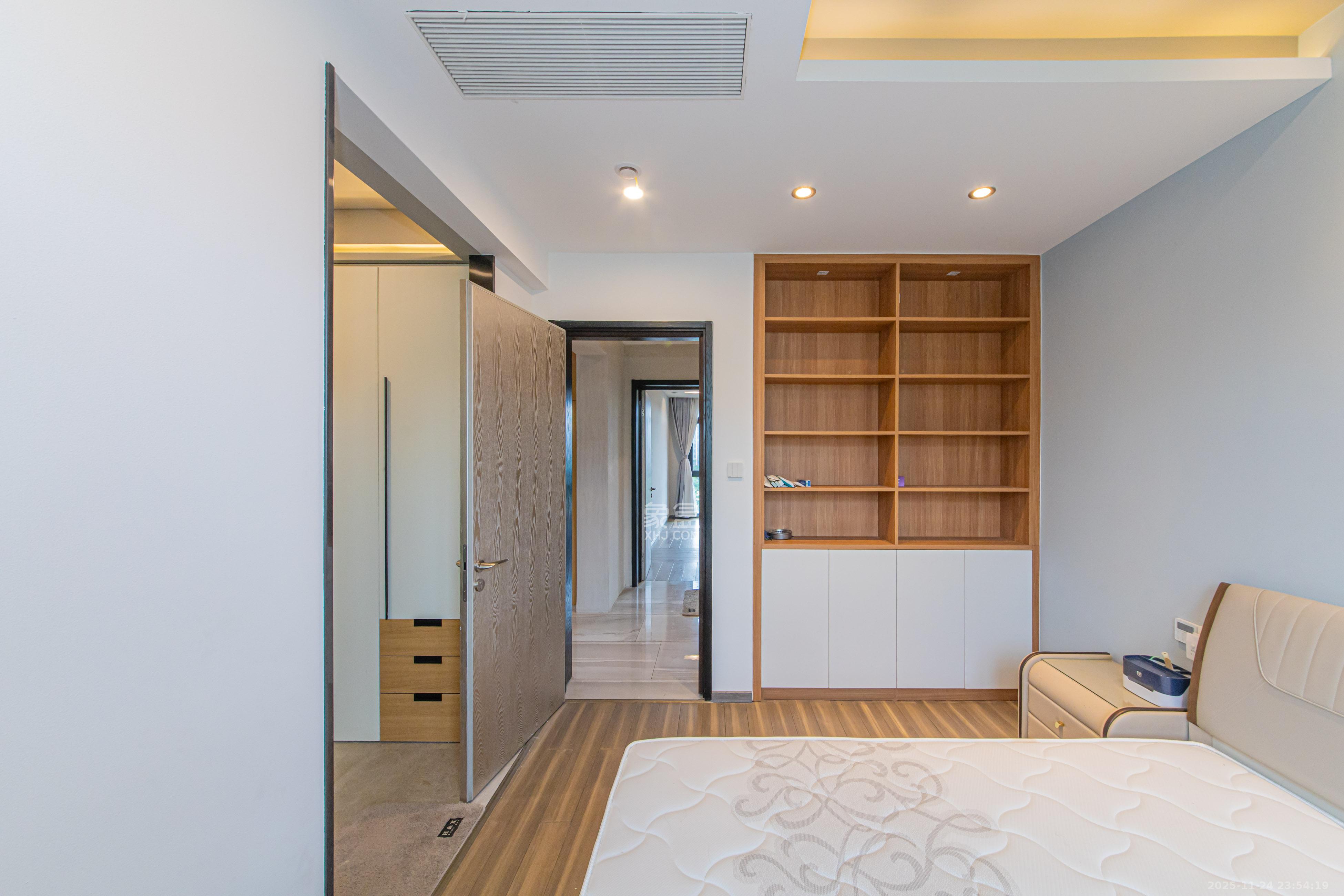 中建芙蓉和苑 6室2厅4卫 468.0万 中建芙蓉和苑 6室2厅4卫 468.0万卧室